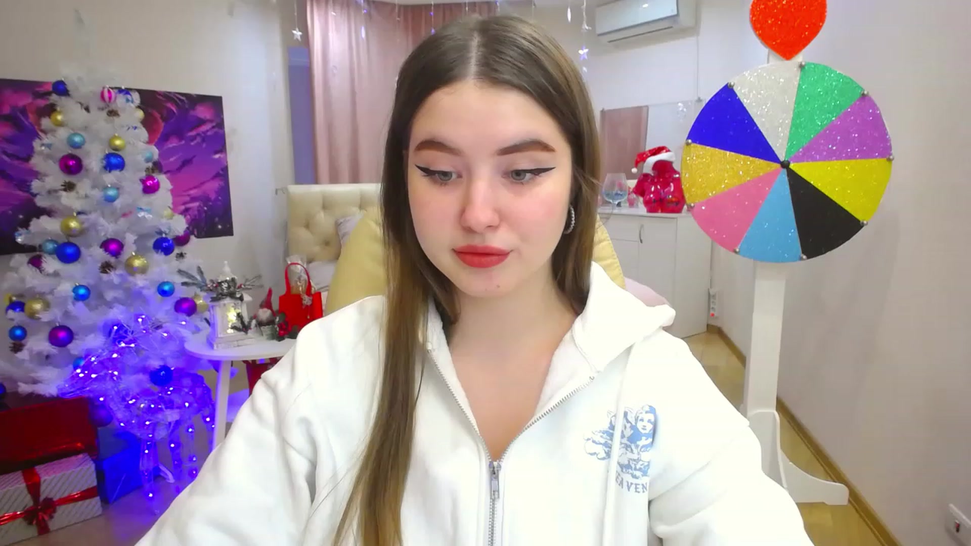 Gallery image thumbnail from AdmireMyEyes's myfreecams stream on, 12/15/2022, 09:52 image 7 of 20