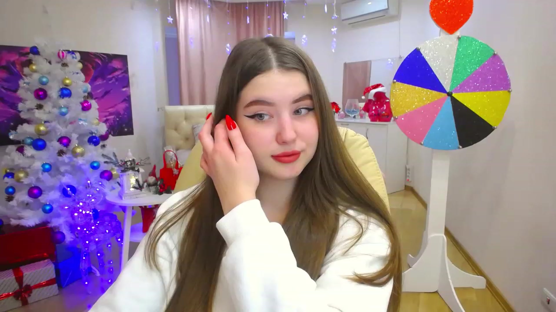 Gallery image thumbnail from AdmireMyEyes's myfreecams stream on, 12/15/2022, 09:52 image 12 of 20