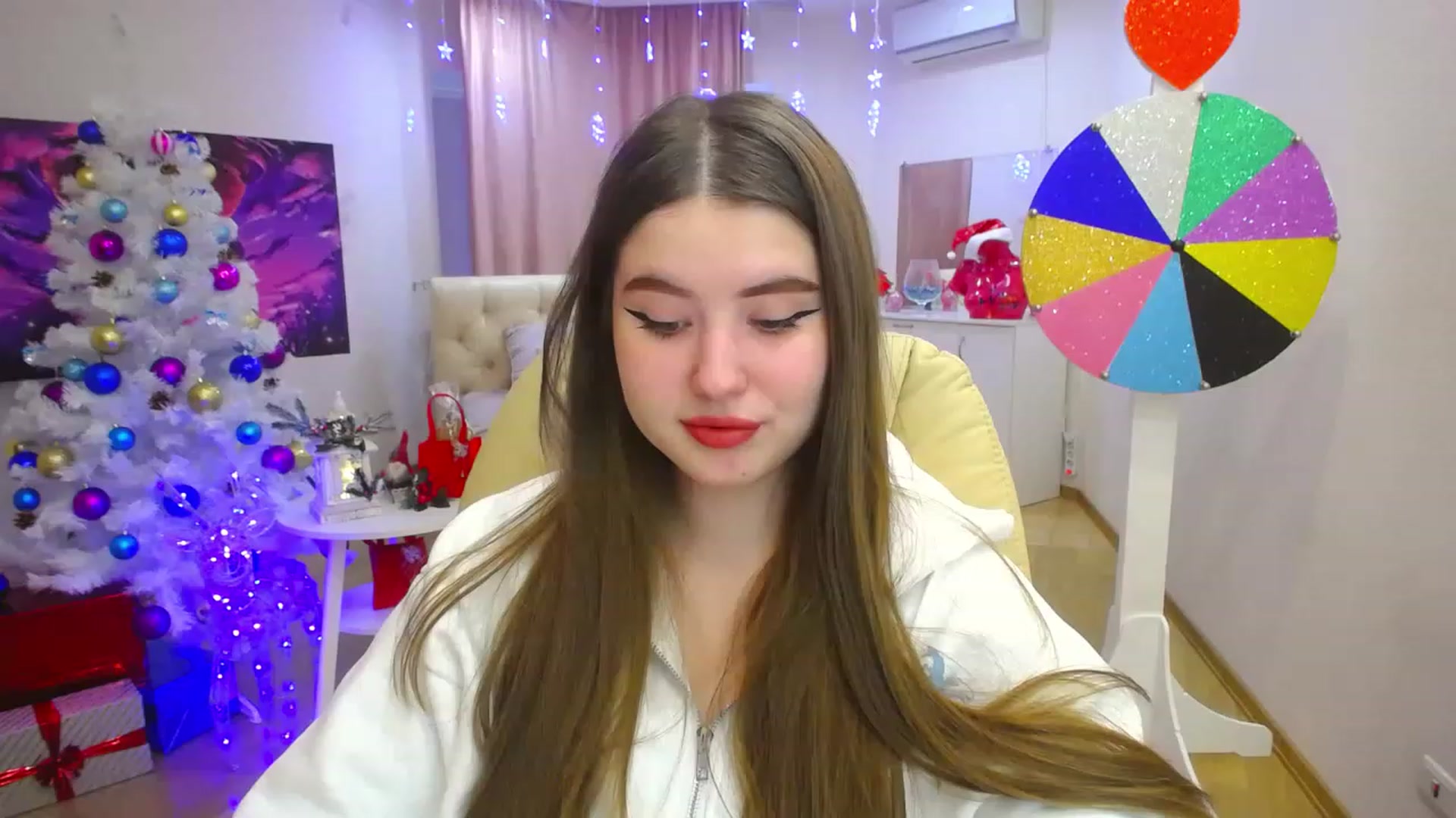 Gallery image thumbnail from AdmireMyEyes's myfreecams stream on, 12/15/2022, 09:52 image 15 of 20