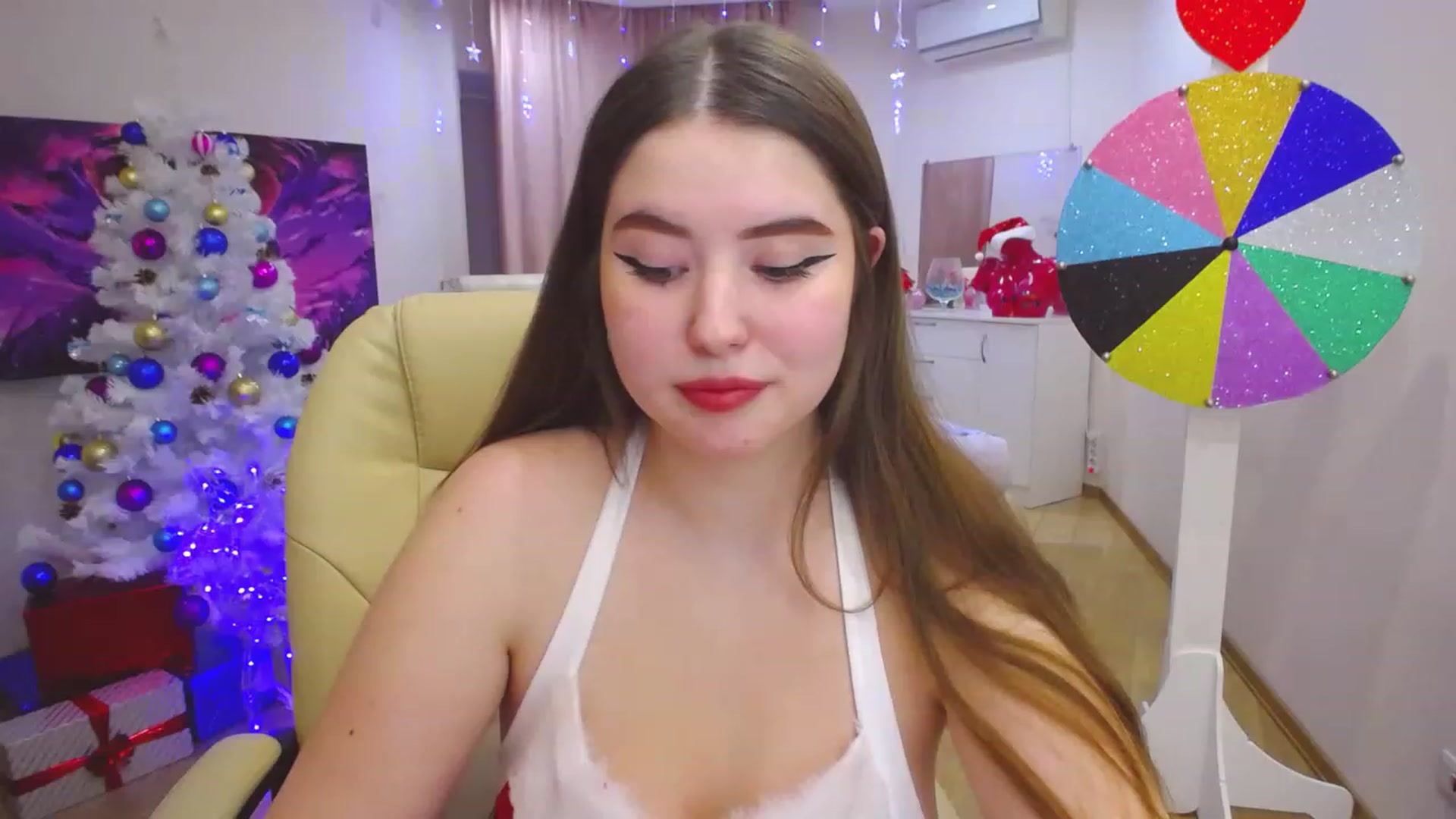 Gallery image thumbnail from AdmireMyEyes's myfreecams stream on, 12/18/2022, 09:50 image 11 of 20