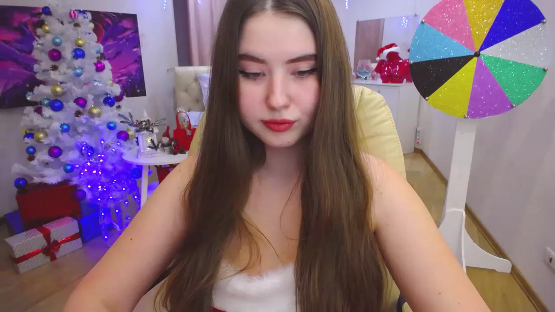 Gallery image thumbnail from AdmireMyEyes's myfreecams stream on, 12/18/2022, 09:50 image 7 of 20