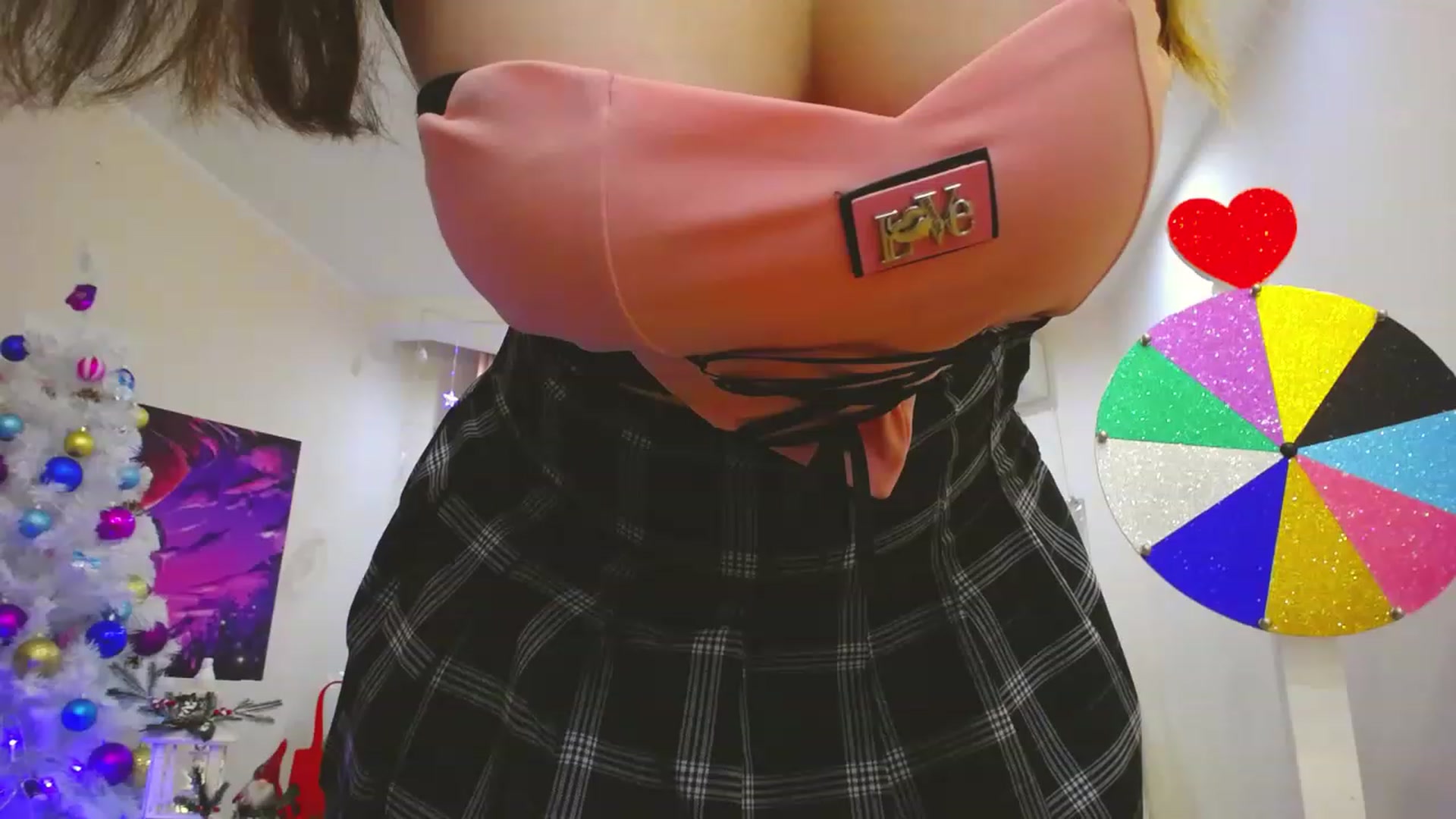 Gallery image thumbnail from AdmireMyEyes's myfreecams stream on, 12/19/2022, 10:49 image 19 of 20