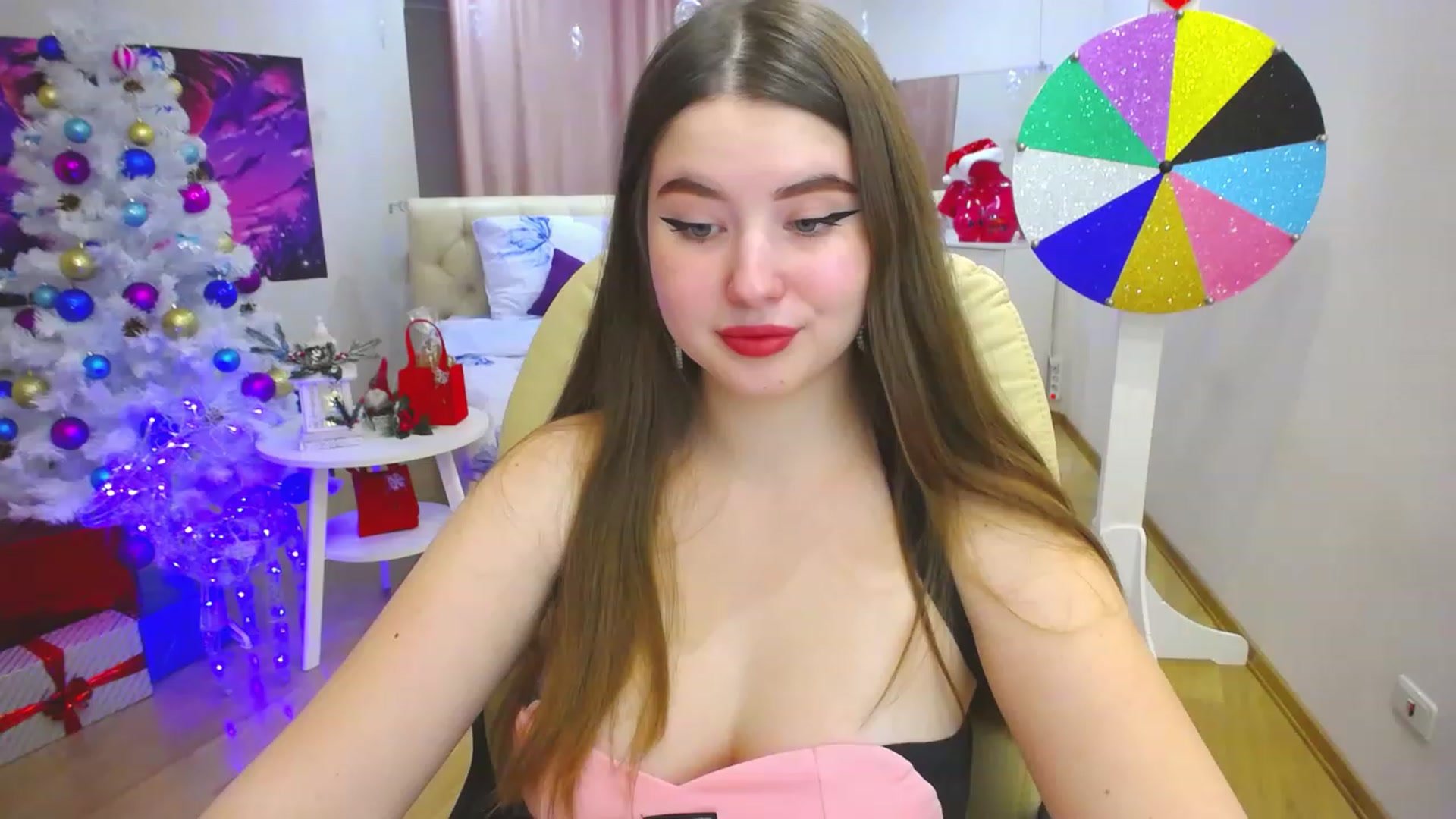 Gallery image thumbnail from AdmireMyEyes's myfreecams stream on, 12/19/2022, 12:46 image 18 of 20