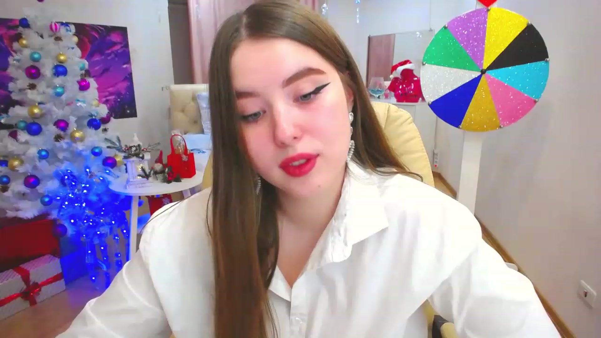 Gallery image thumbnail from AdmireMyEyes's myfreecams stream on, 12/19/2022, 14:46 image 10 of 20