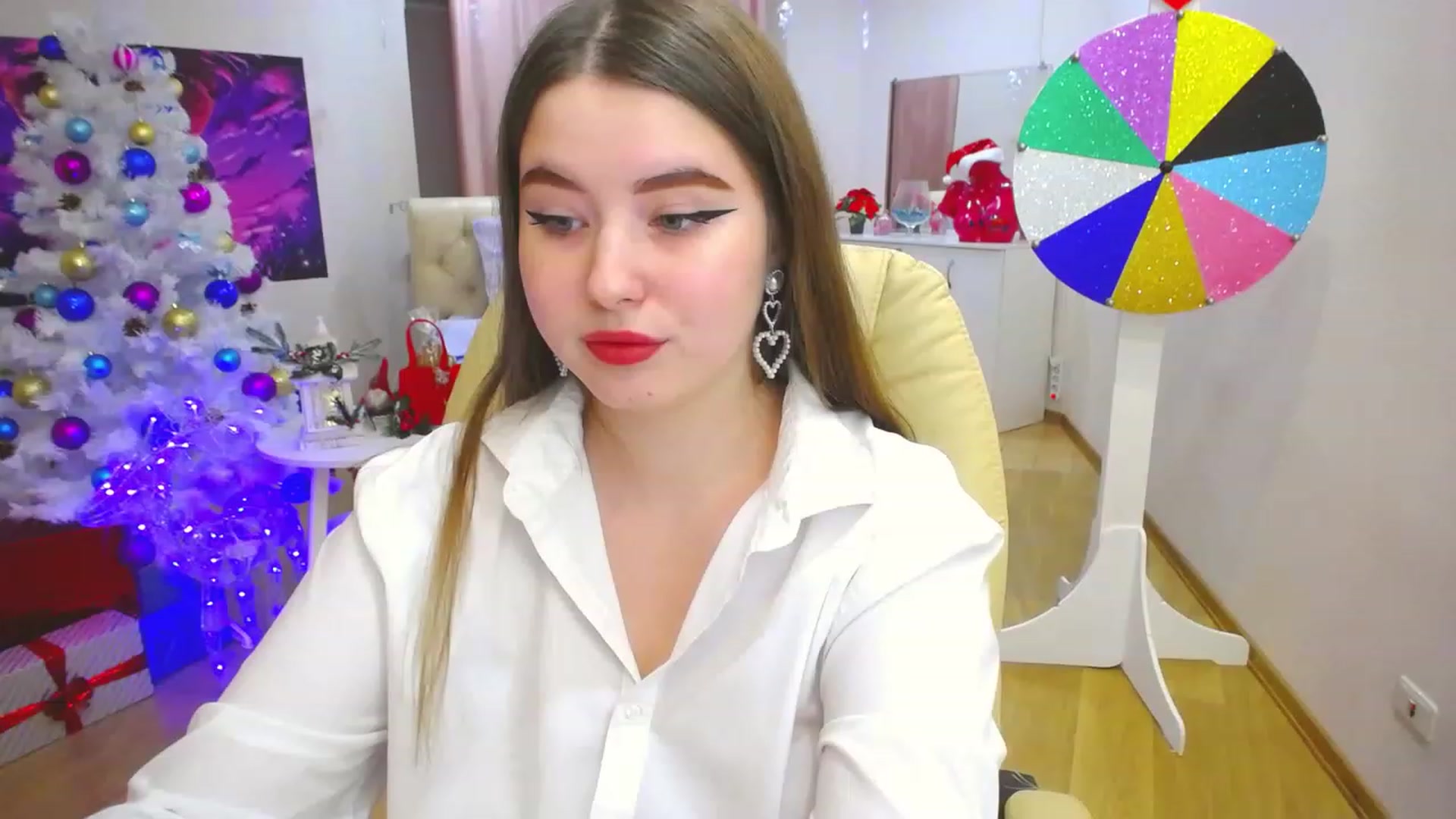 Gallery image thumbnail from AdmireMyEyes's myfreecams stream on, 12/19/2022, 14:46 image 1 of 20