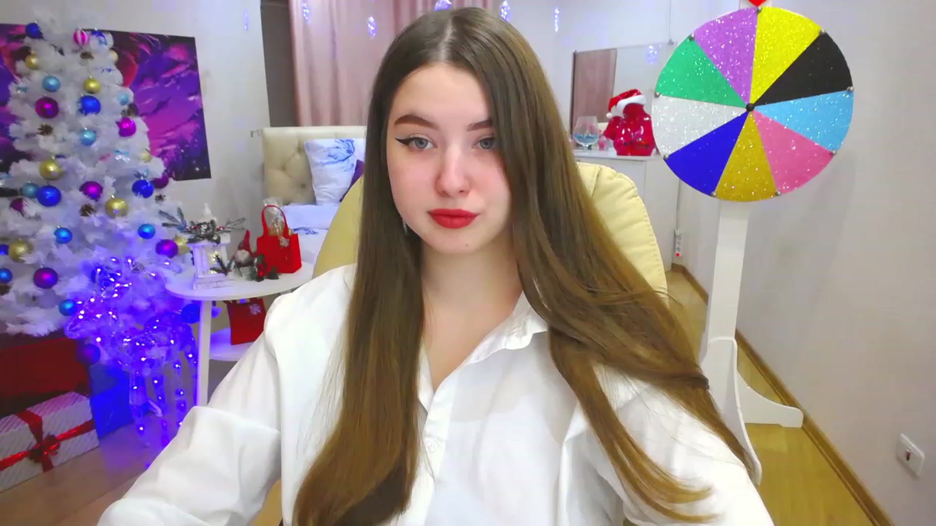 Gallery image thumbnail from AdmireMyEyes's myfreecams stream on, 12/19/2022, 14:46 image 4 of 20