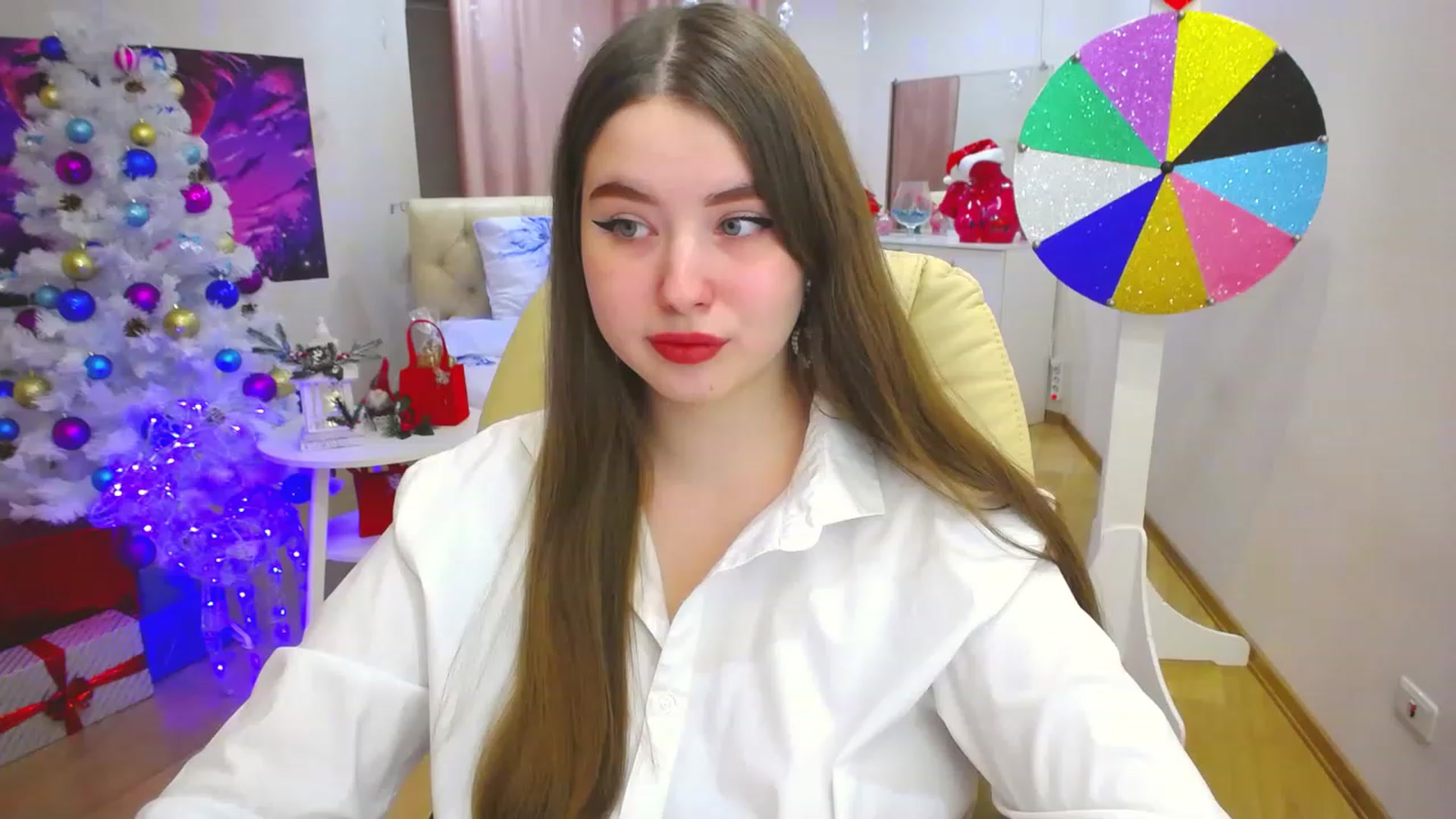Gallery image thumbnail from AdmireMyEyes's myfreecams stream on, 12/19/2022, 14:46 image 2 of 20