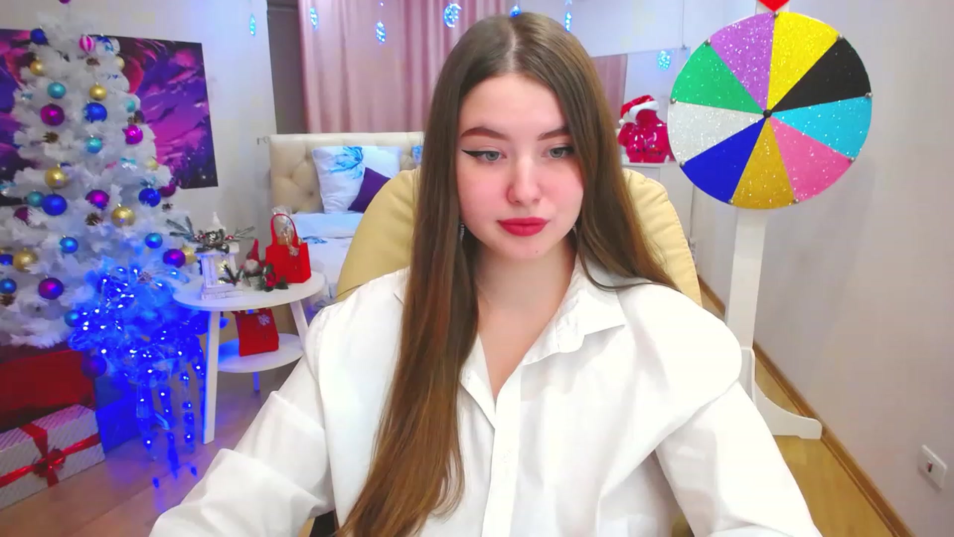 Gallery image thumbnail from AdmireMyEyes's myfreecams stream on, 12/19/2022, 14:46 image 11 of 20