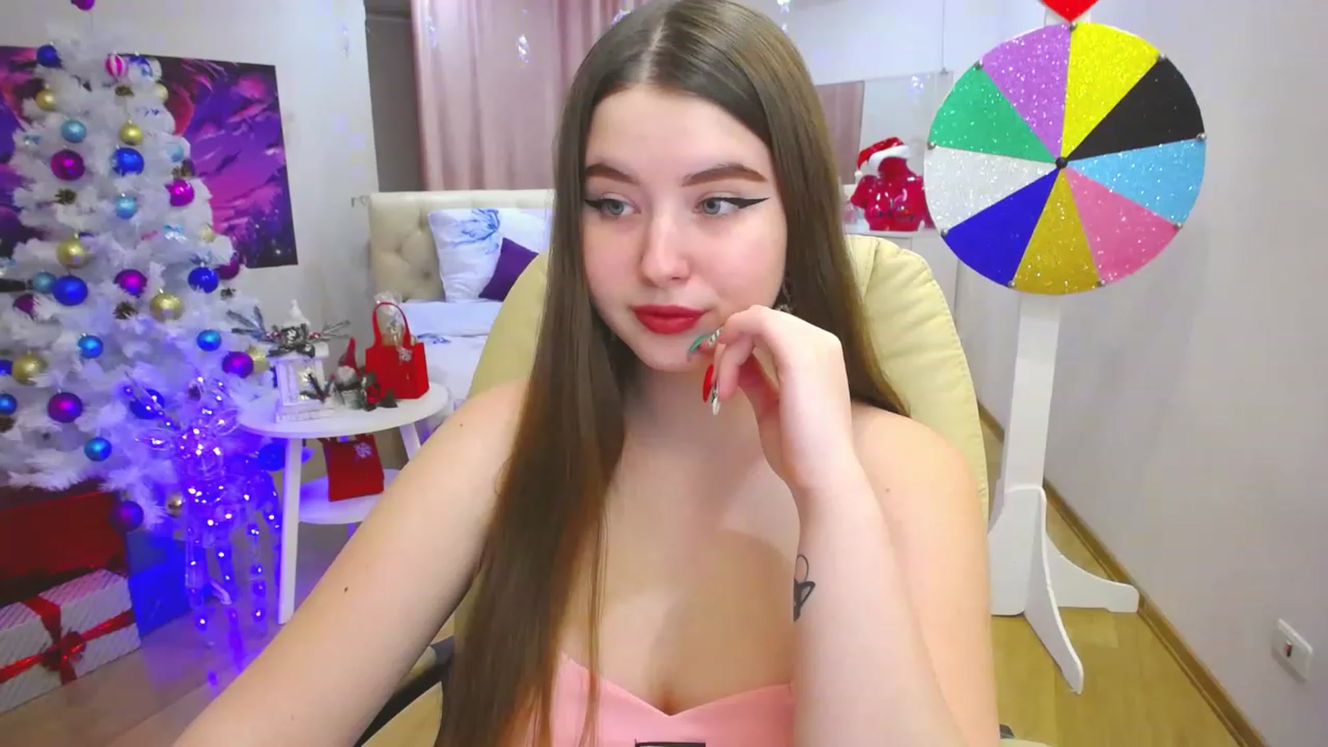 Gallery image thumbnail from AdmireMyEyes's myfreecams stream on, 12/19/2022, 16:18 image 2 of 20