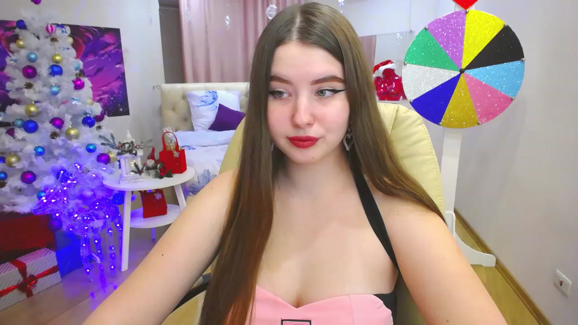 Gallery image thumbnail from AdmireMyEyes's myfreecams stream on, 12/19/2022, 16:18 image 4 of 20
