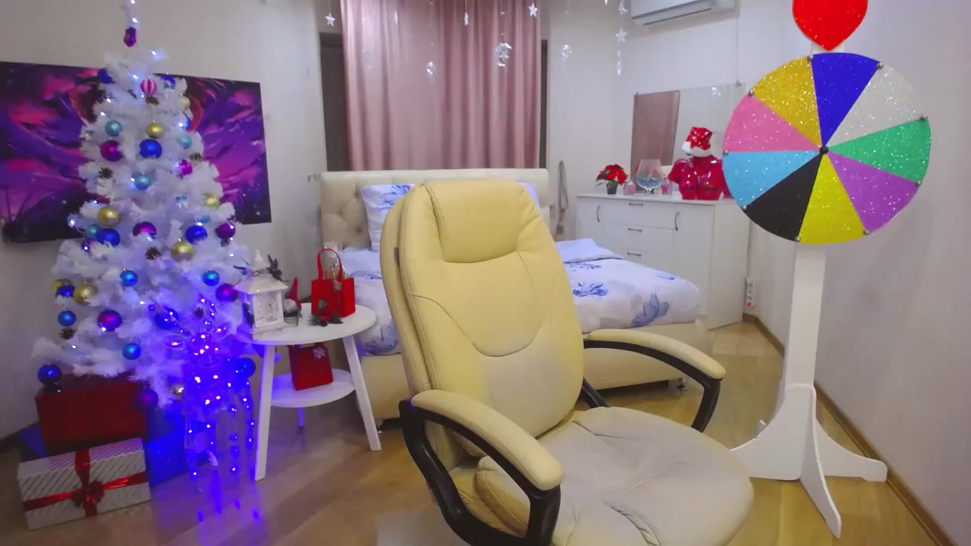 Gallery image thumbnail from AdmireMyEyes's myfreecams stream on, 12/22/2022, 04:01 image 18 of 20
