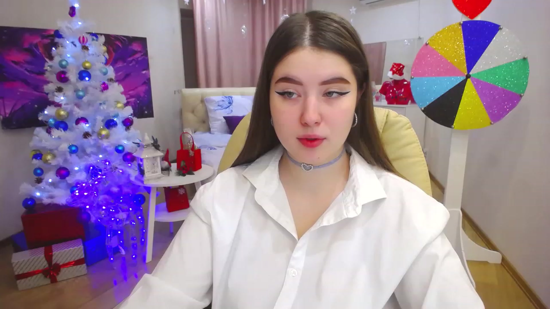 Gallery image thumbnail from AdmireMyEyes's myfreecams stream on, 12/22/2022, 04:01 image 3 of 20