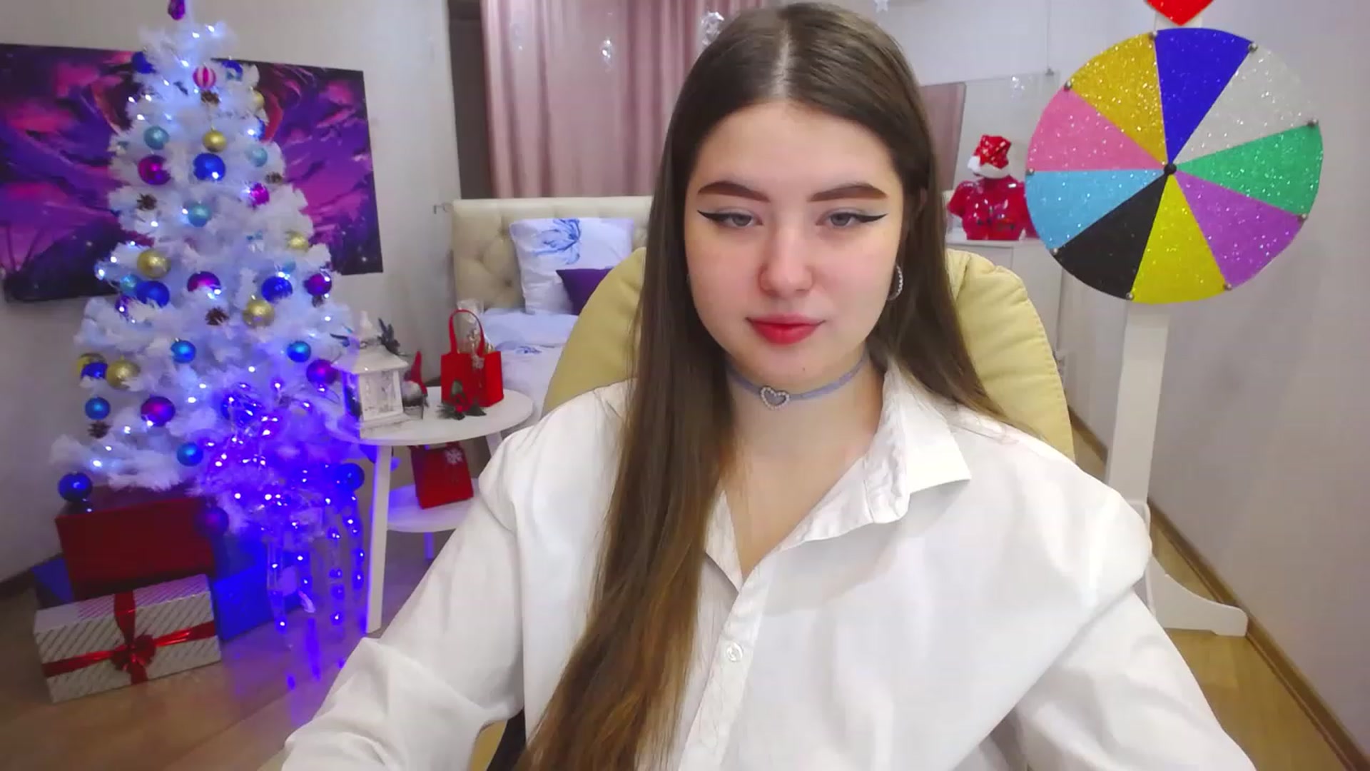 Gallery image thumbnail from AdmireMyEyes's myfreecams stream on, 12/22/2022, 04:01 image 13 of 20