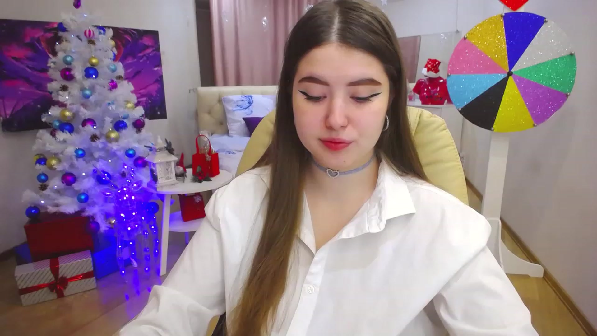 Gallery image thumbnail from AdmireMyEyes's myfreecams stream on, 12/22/2022, 04:01 image 6 of 20