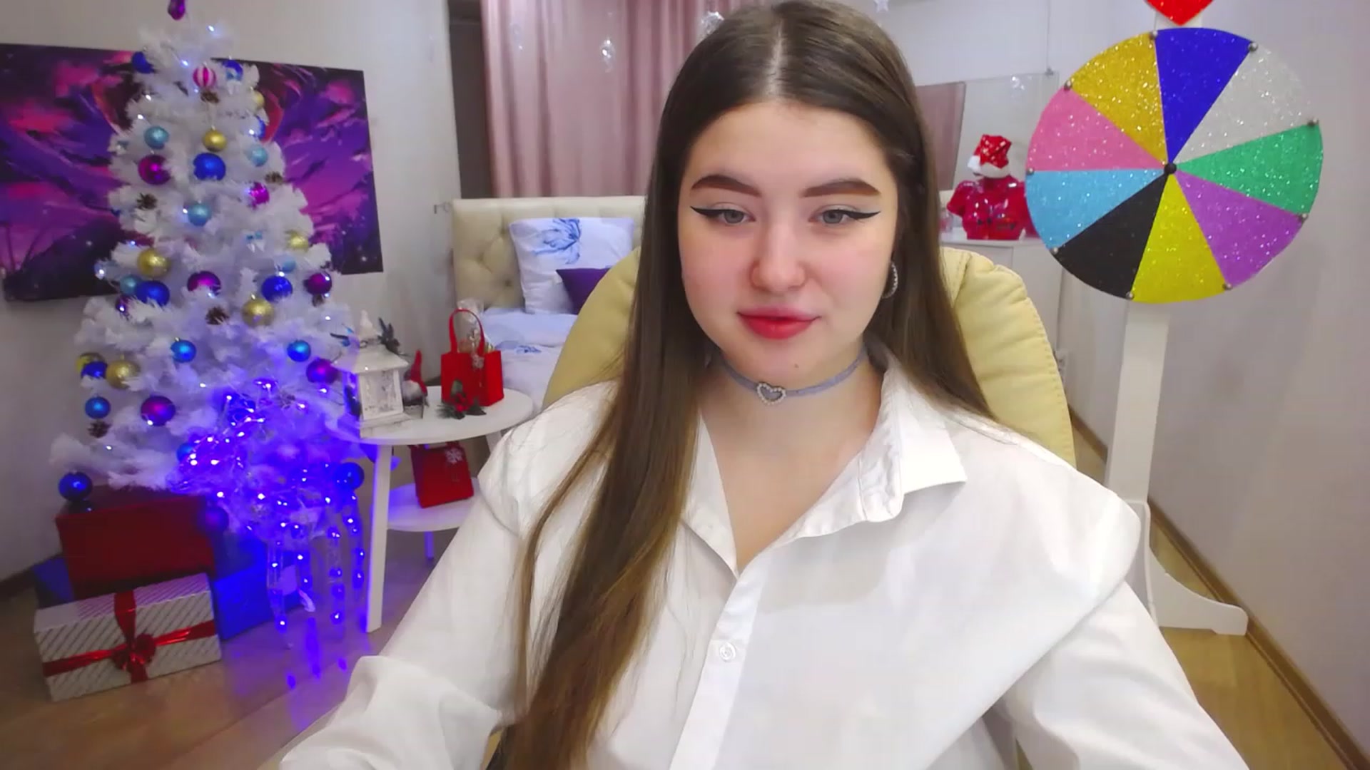 Gallery image thumbnail from AdmireMyEyes's myfreecams stream on, 12/22/2022, 04:01 image 9 of 20