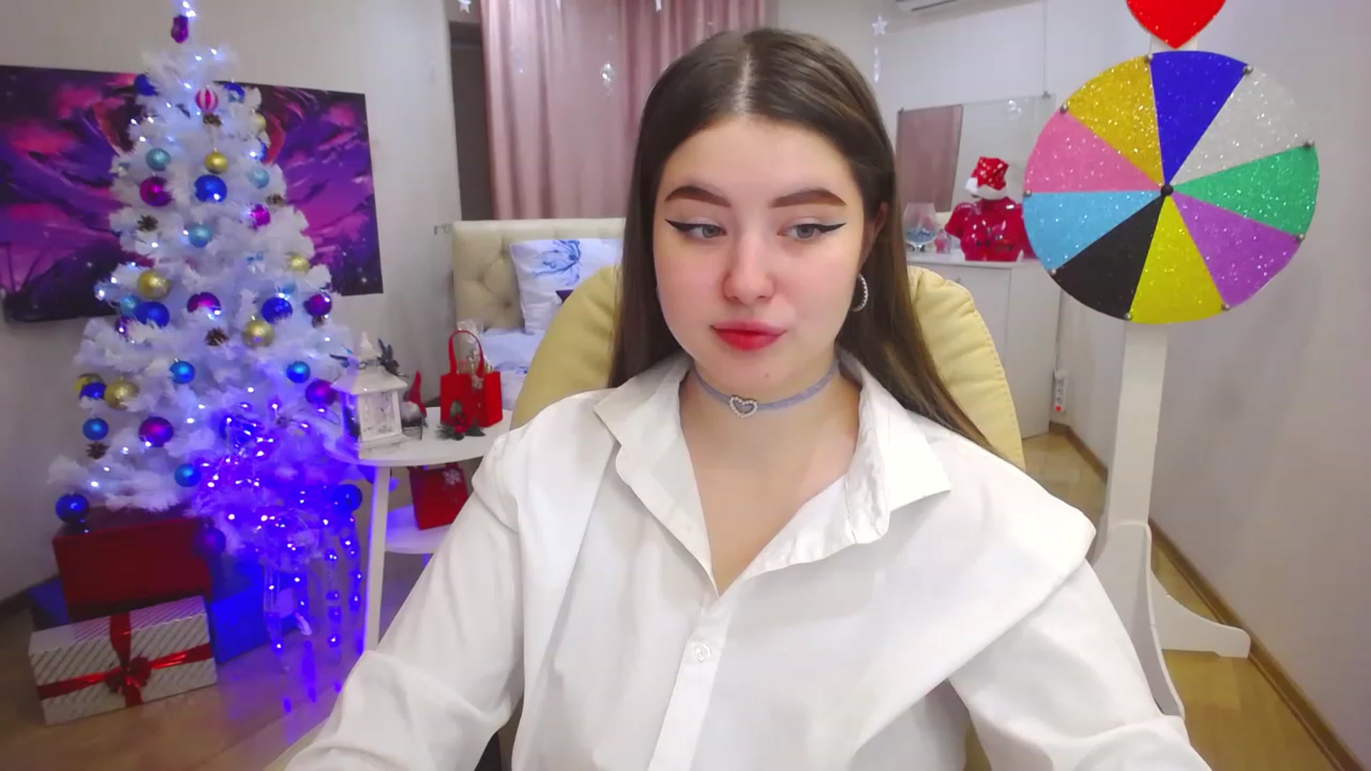 Gallery image thumbnail from AdmireMyEyes's myfreecams stream on, 12/22/2022, 04:01 image 1 of 20