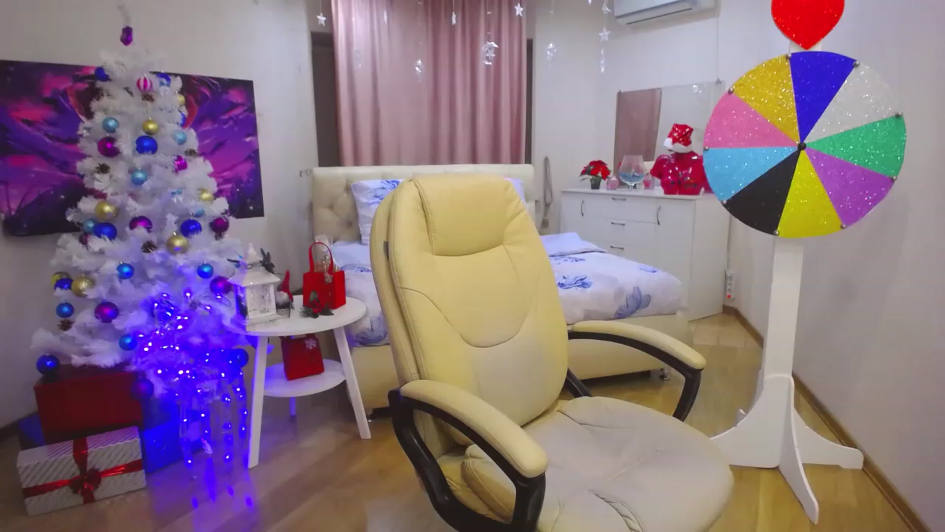 Gallery image thumbnail from AdmireMyEyes's myfreecams stream on, 12/22/2022, 04:01 image 16 of 20