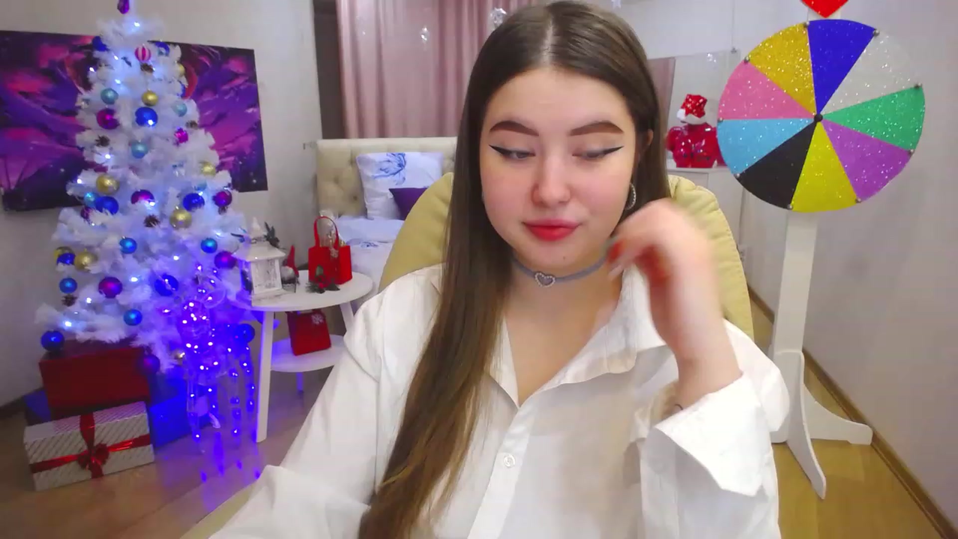 Gallery image thumbnail from AdmireMyEyes's myfreecams stream on, 12/22/2022, 04:01 image 11 of 20