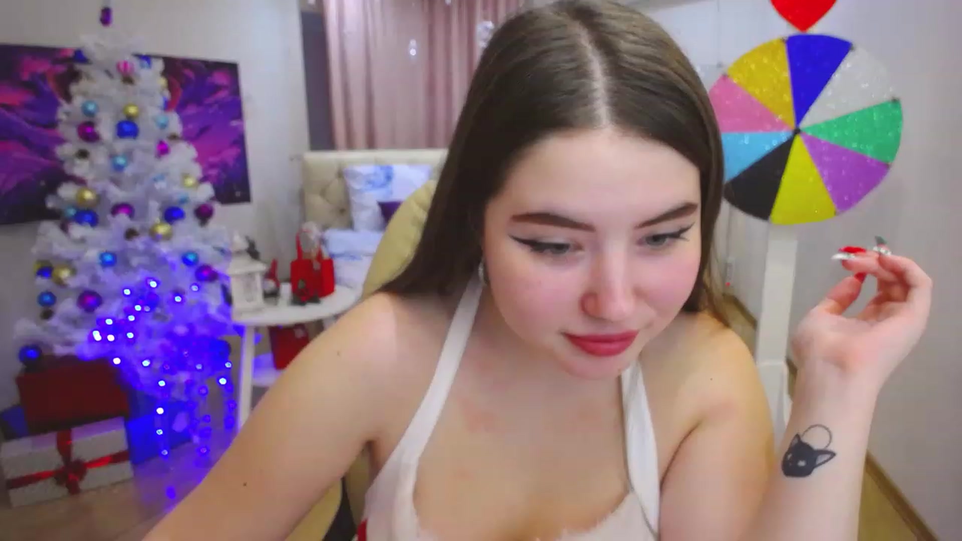 Gallery image thumbnail from AdmireMyEyes's myfreecams stream on, 12/22/2022, 08:54 image 6 of 20
