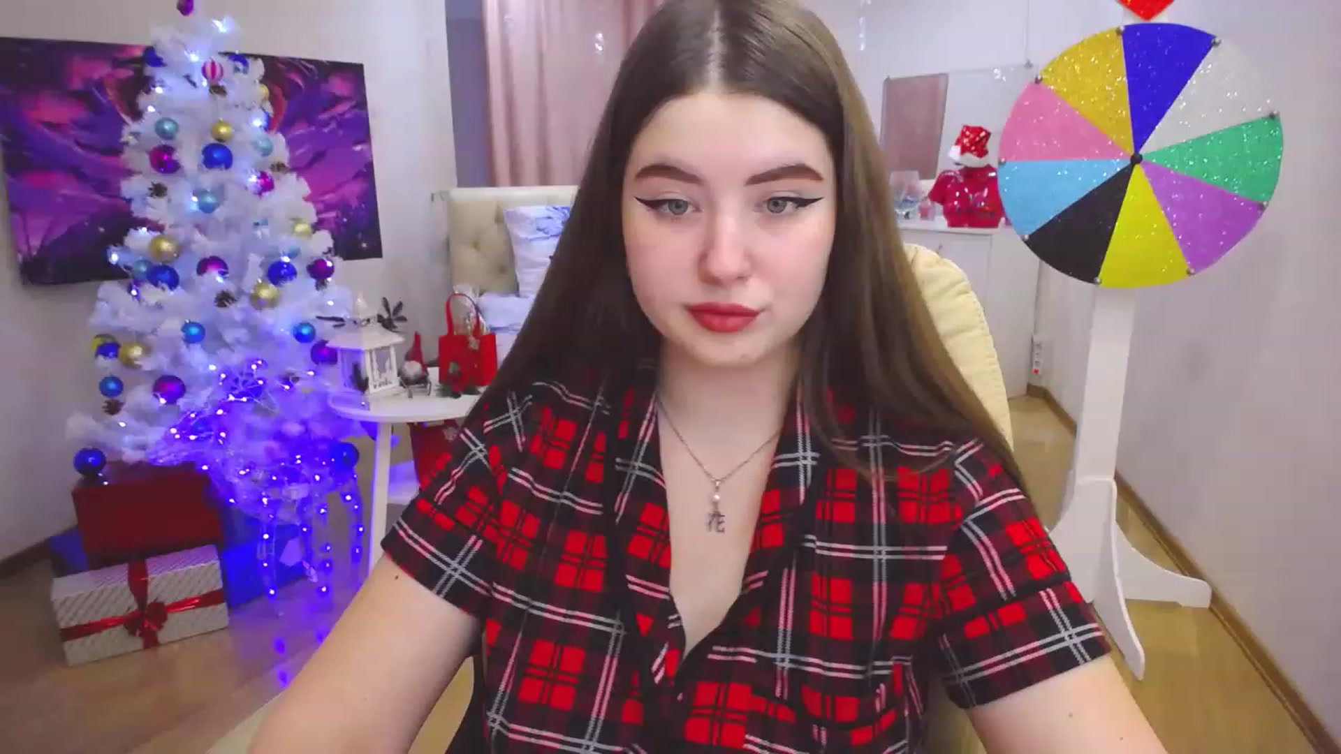 Gallery image thumbnail from AdmireMyEyes's myfreecams stream on, 12/23/2022, 09:47 image 10 of 20