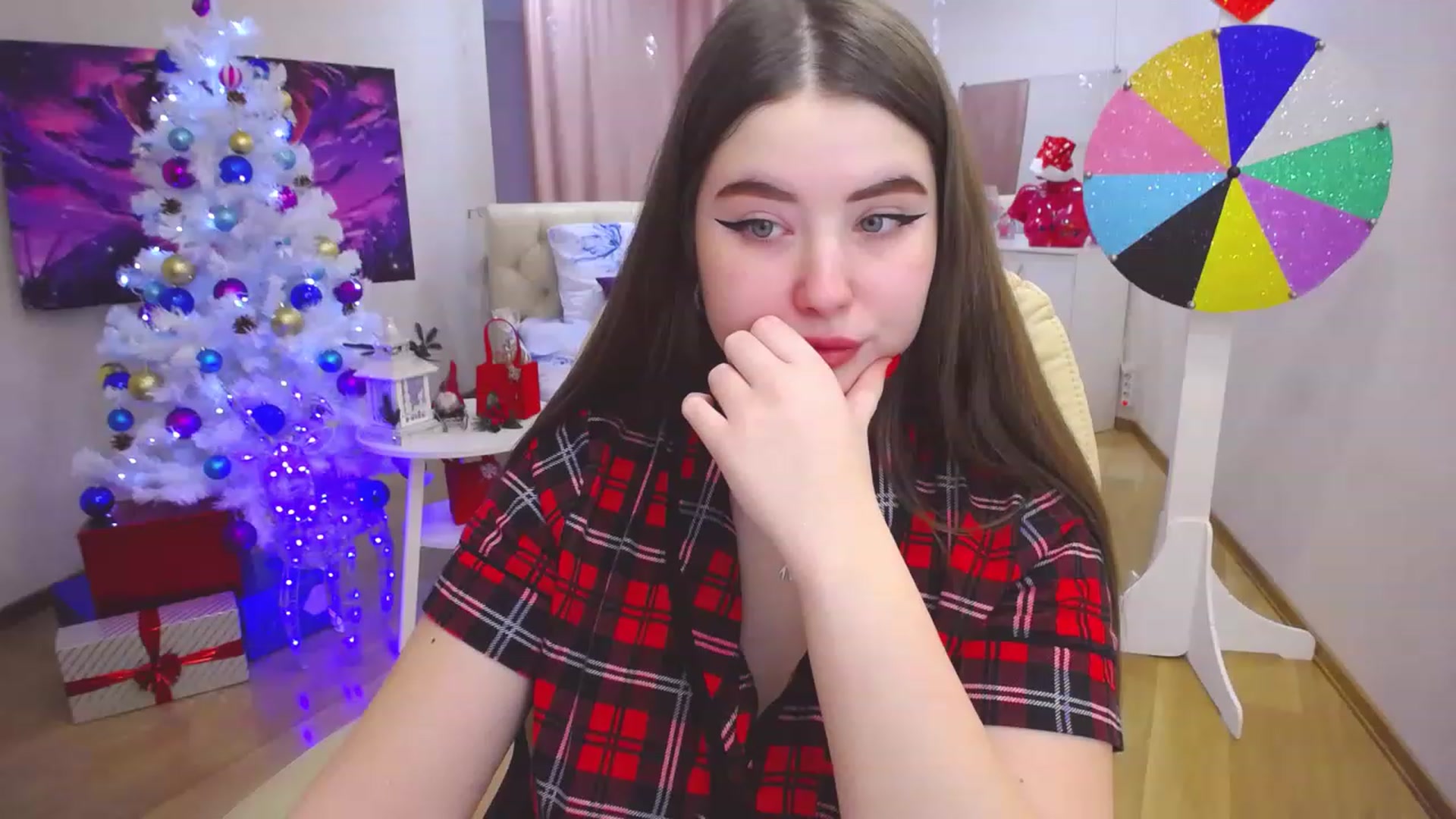 Gallery image thumbnail from AdmireMyEyes's myfreecams stream on, 12/23/2022, 09:47 image 8 of 20
