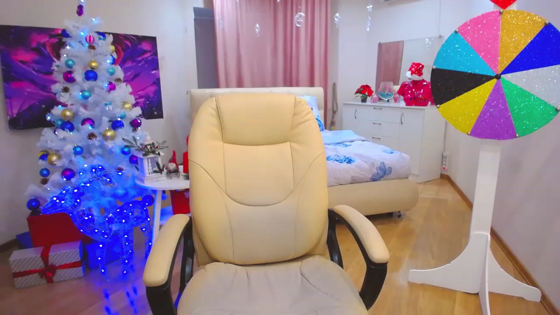 Gallery image thumbnail from AdmireMyEyes's myfreecams stream on, 12/26/2022, 09:20 image 18 of 20