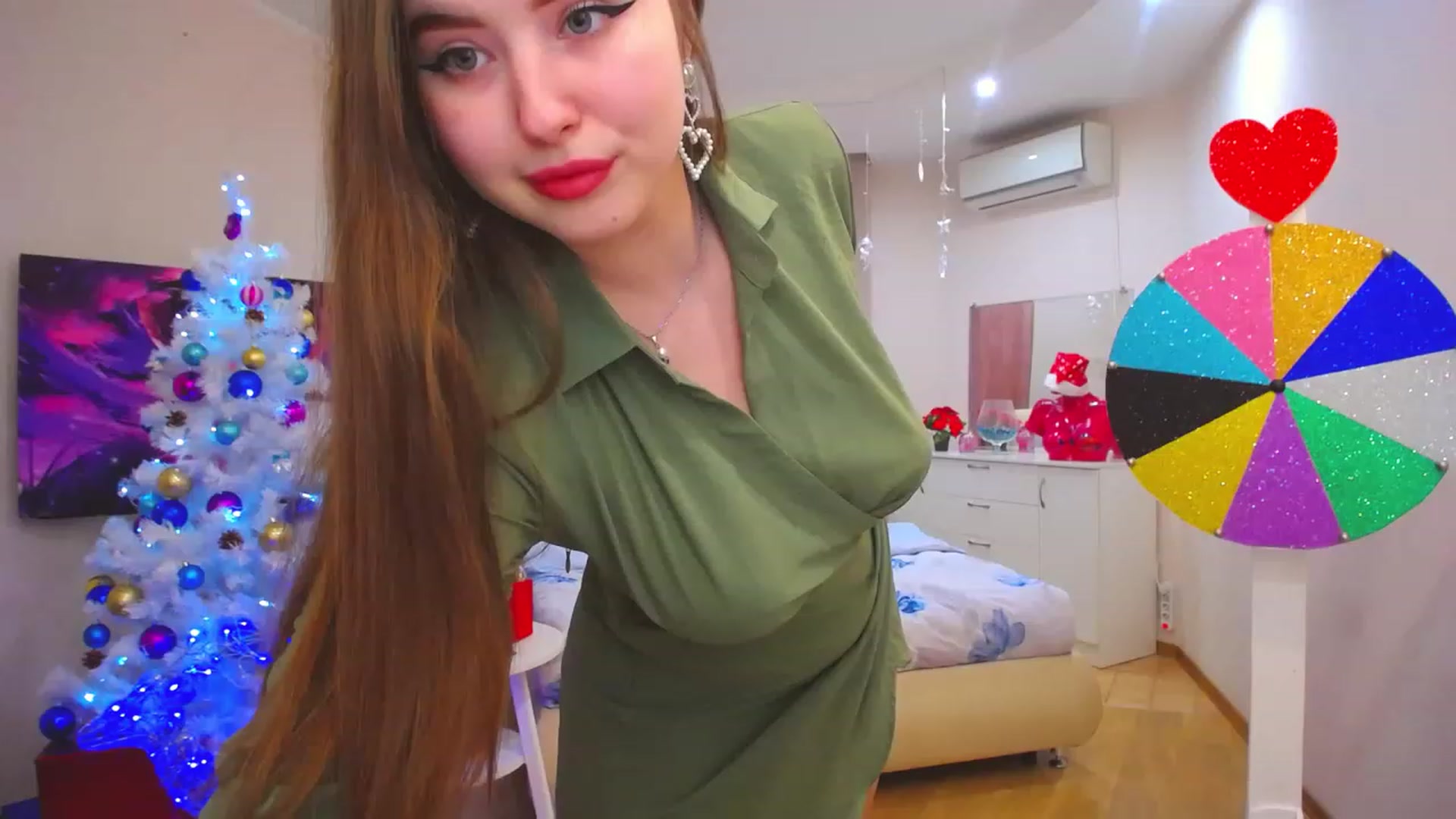 Gallery image thumbnail from AdmireMyEyes's myfreecams stream on, 12/26/2022, 09:20 image 19 of 20