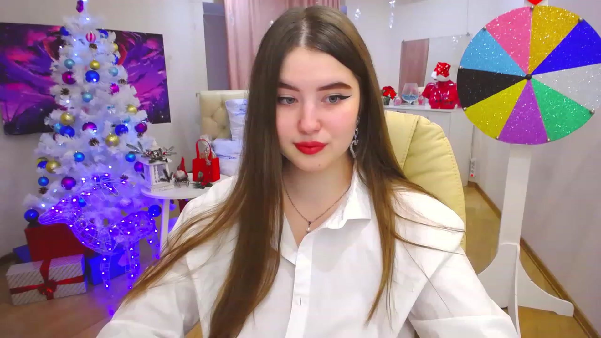 Gallery image thumbnail from AdmireMyEyes's myfreecams stream on, 12/26/2022, 09:20 image 5 of 20