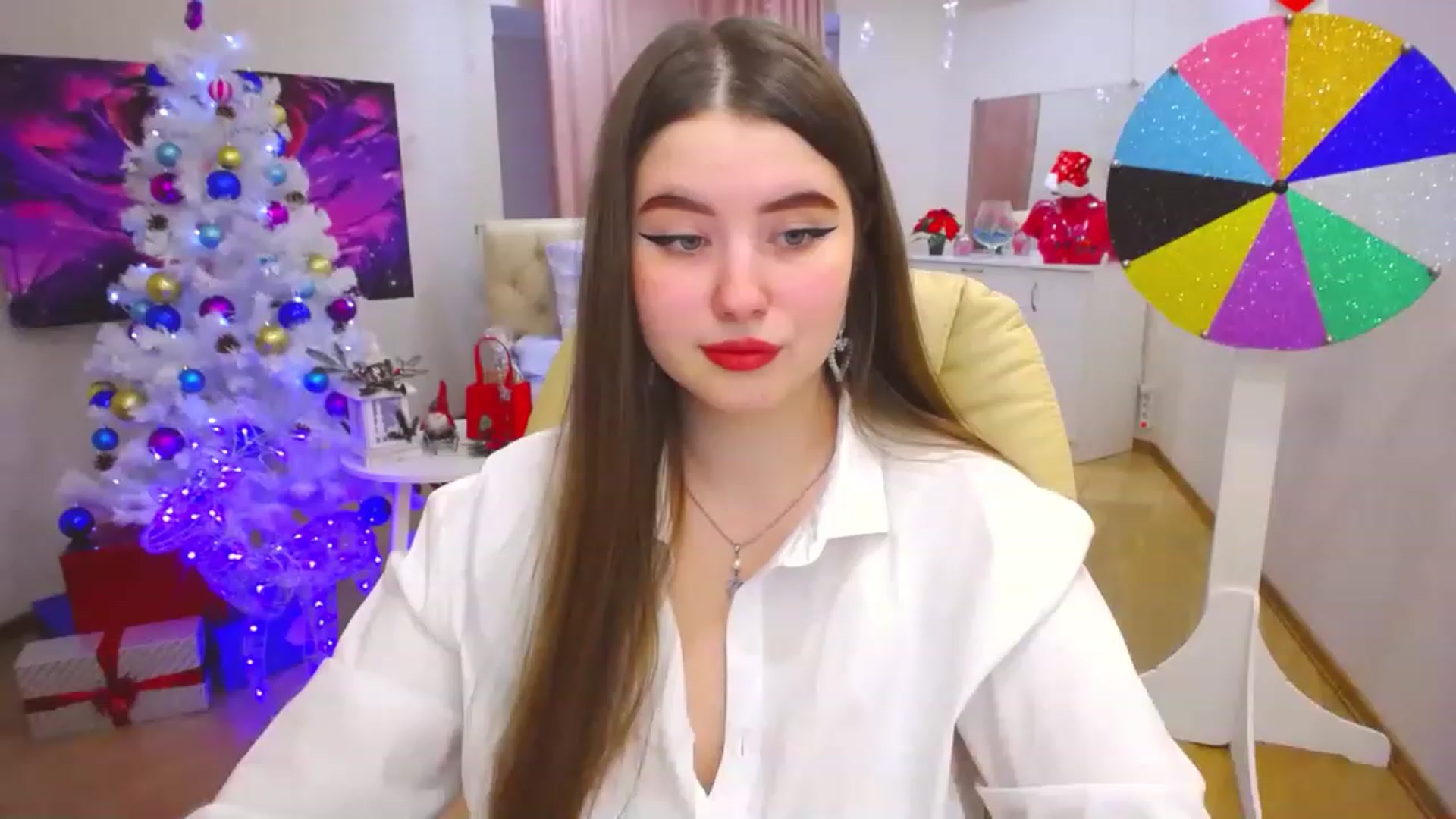 Gallery image thumbnail from AdmireMyEyes's myfreecams stream on, 12/26/2022, 09:20 image 1 of 20