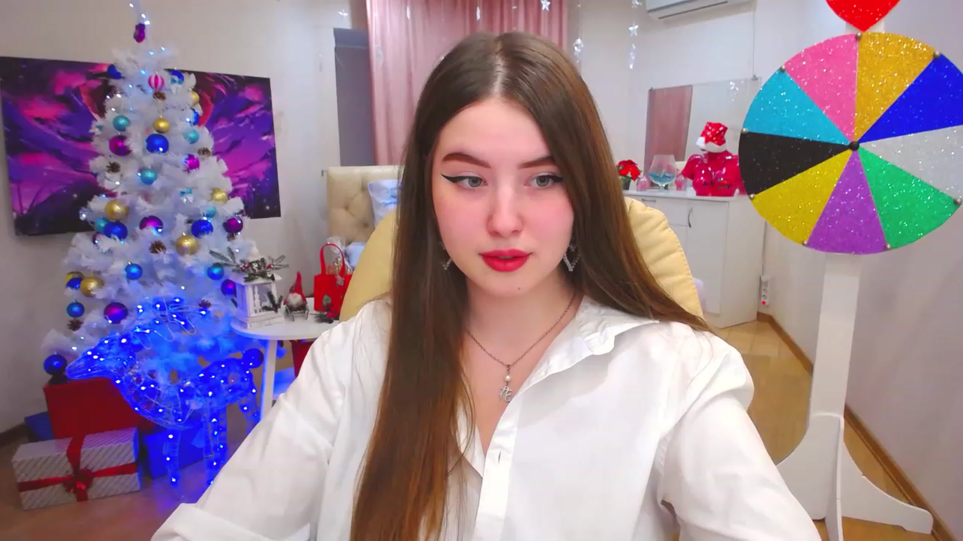 Gallery image thumbnail from AdmireMyEyes's myfreecams stream on, 12/26/2022, 09:20 image 12 of 20