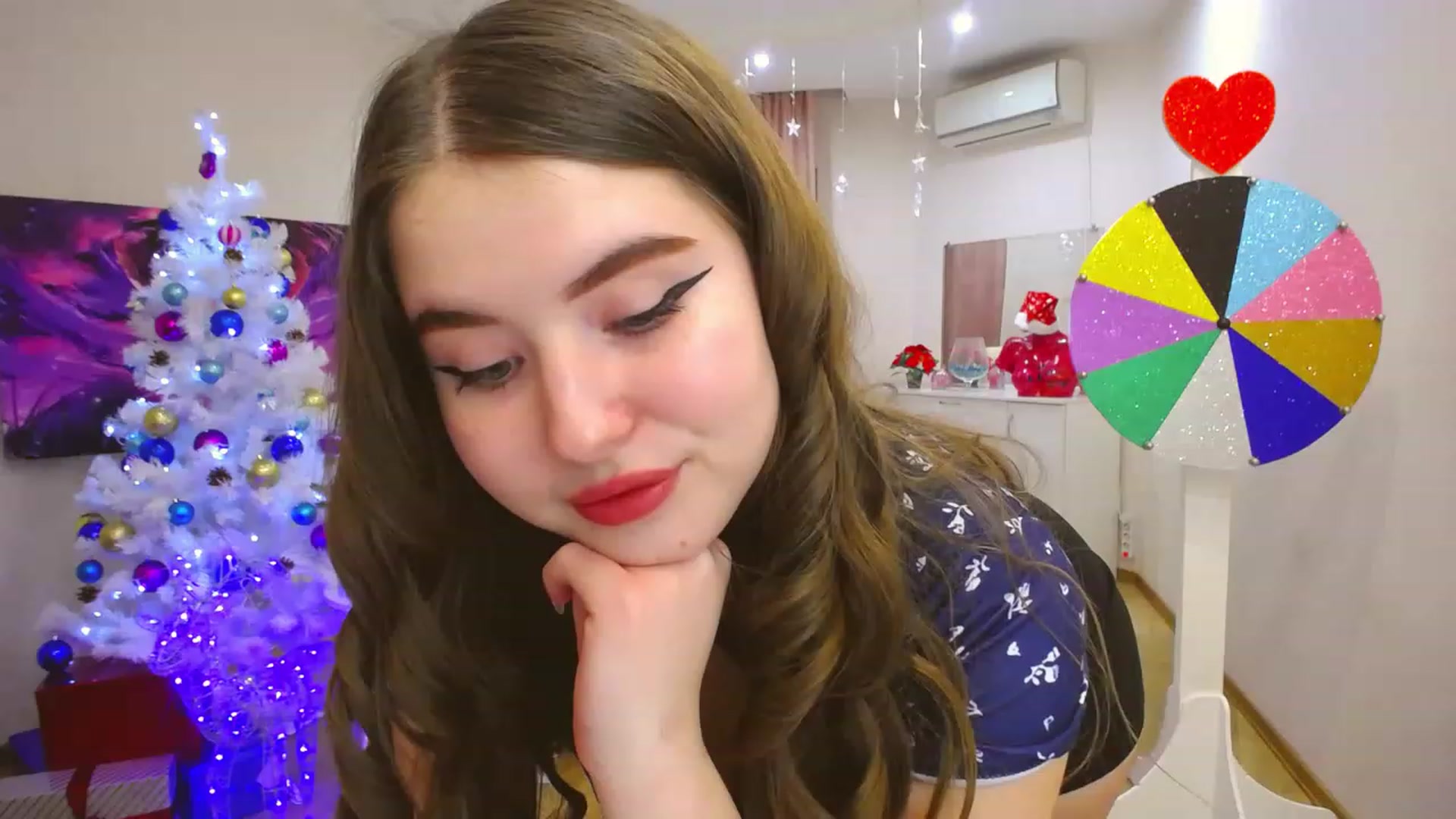 Gallery image thumbnail from AdmireMyEyes's myfreecams stream on, 12/27/2022, 16:58 image 10 of 20