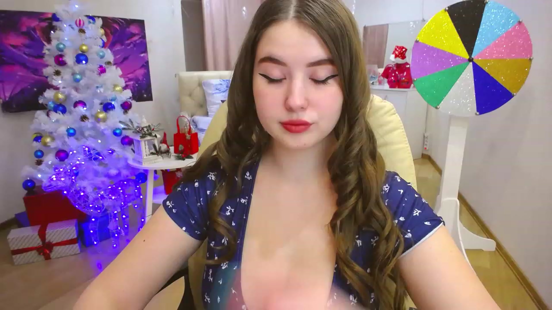 Gallery image thumbnail from AdmireMyEyes's myfreecams stream on, 12/27/2022, 16:58 image 14 of 20