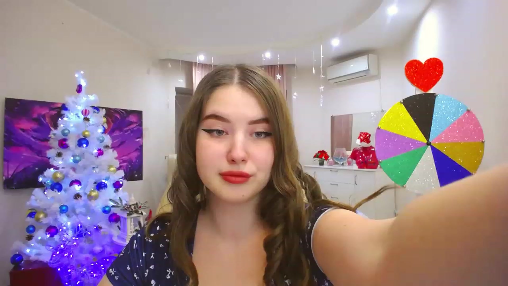 Gallery image thumbnail from AdmireMyEyes's myfreecams stream on, 12/27/2022, 16:58 image 11 of 20