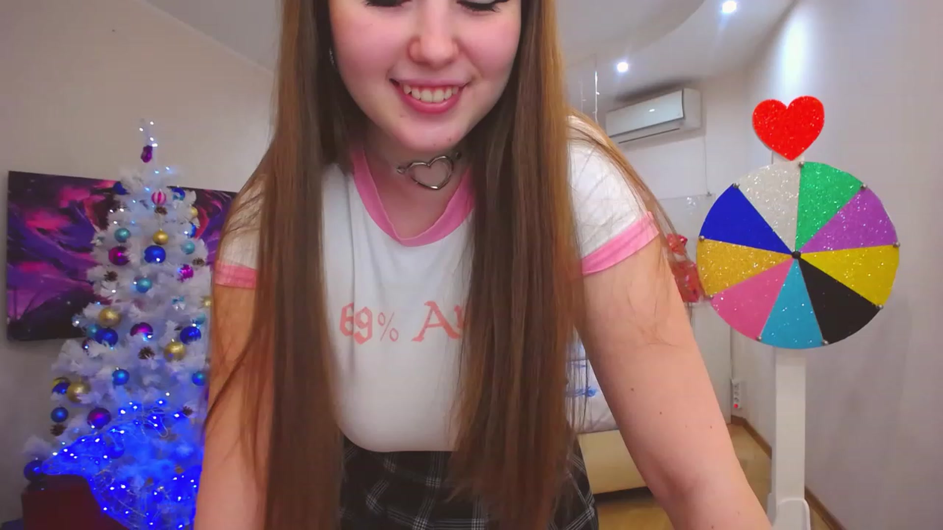 Gallery image thumbnail from AdmireMyEyes's myfreecams stream on, 12/28/2022, 06:45 image 8 of 20