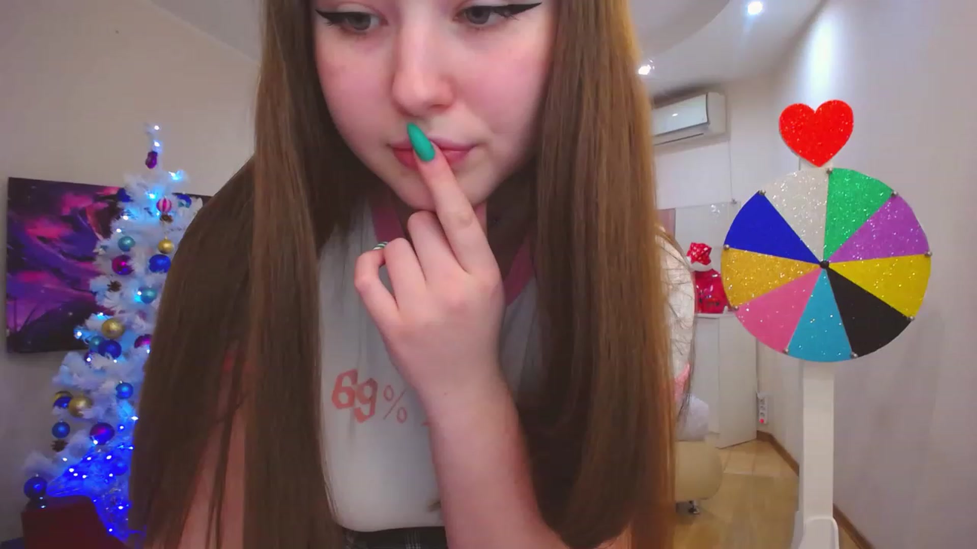 Gallery image thumbnail from AdmireMyEyes's myfreecams stream on, 12/28/2022, 06:45 image 12 of 20