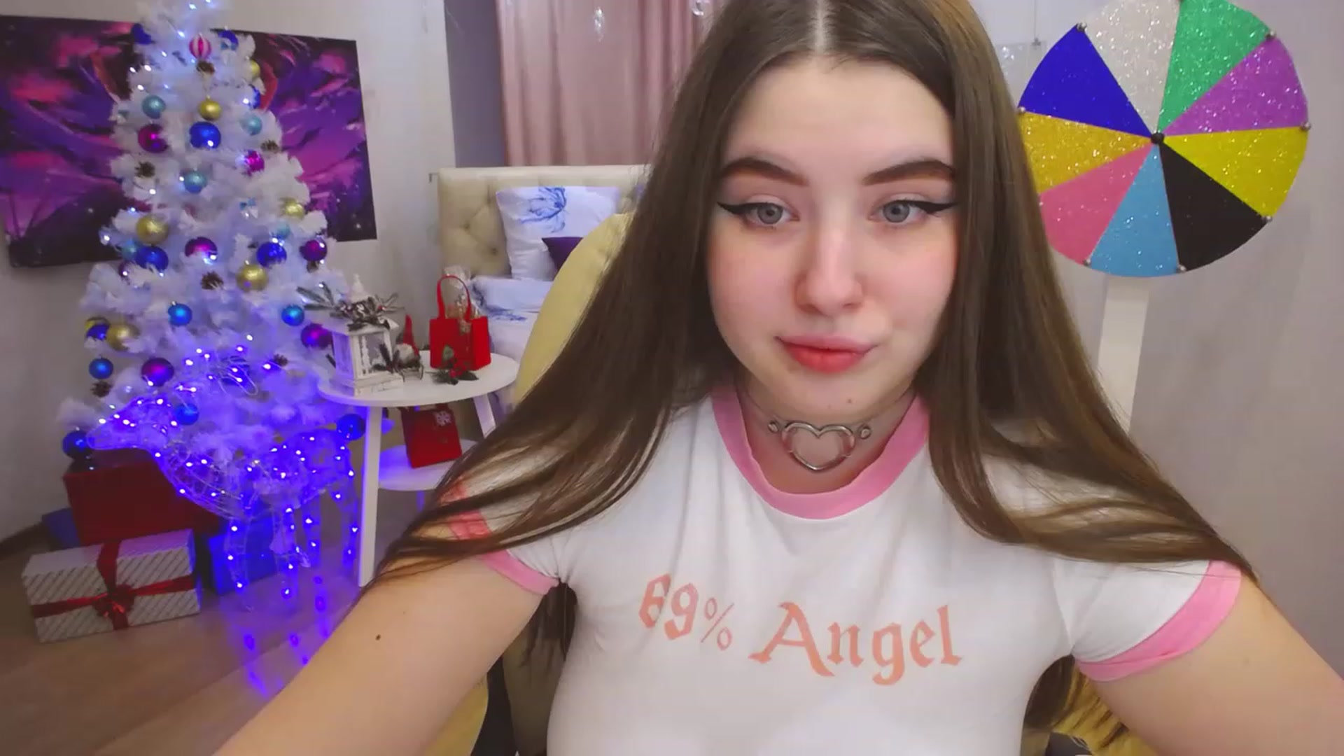 Gallery image thumbnail from AdmireMyEyes's myfreecams stream on, 12/28/2022, 08:43 image 14 of 20