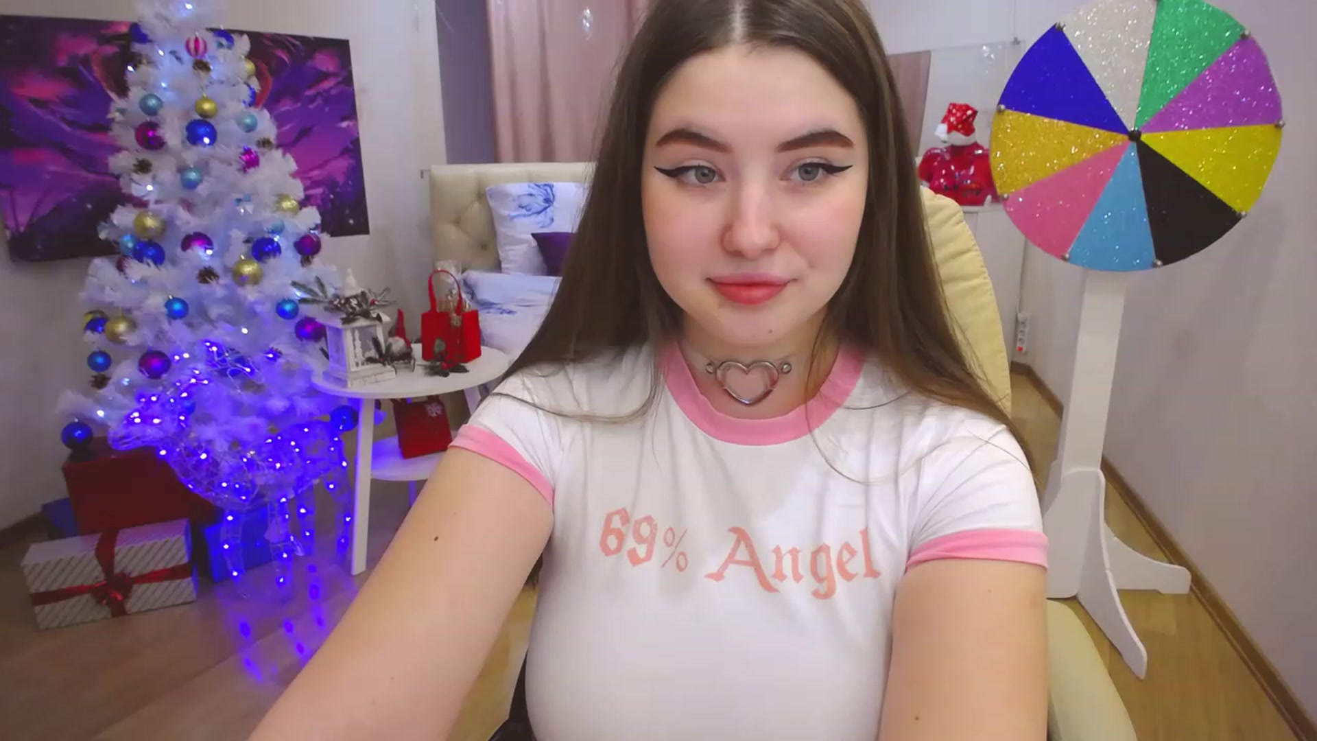 Gallery image thumbnail from AdmireMyEyes's myfreecams stream on, 12/28/2022, 08:43 image 8 of 20