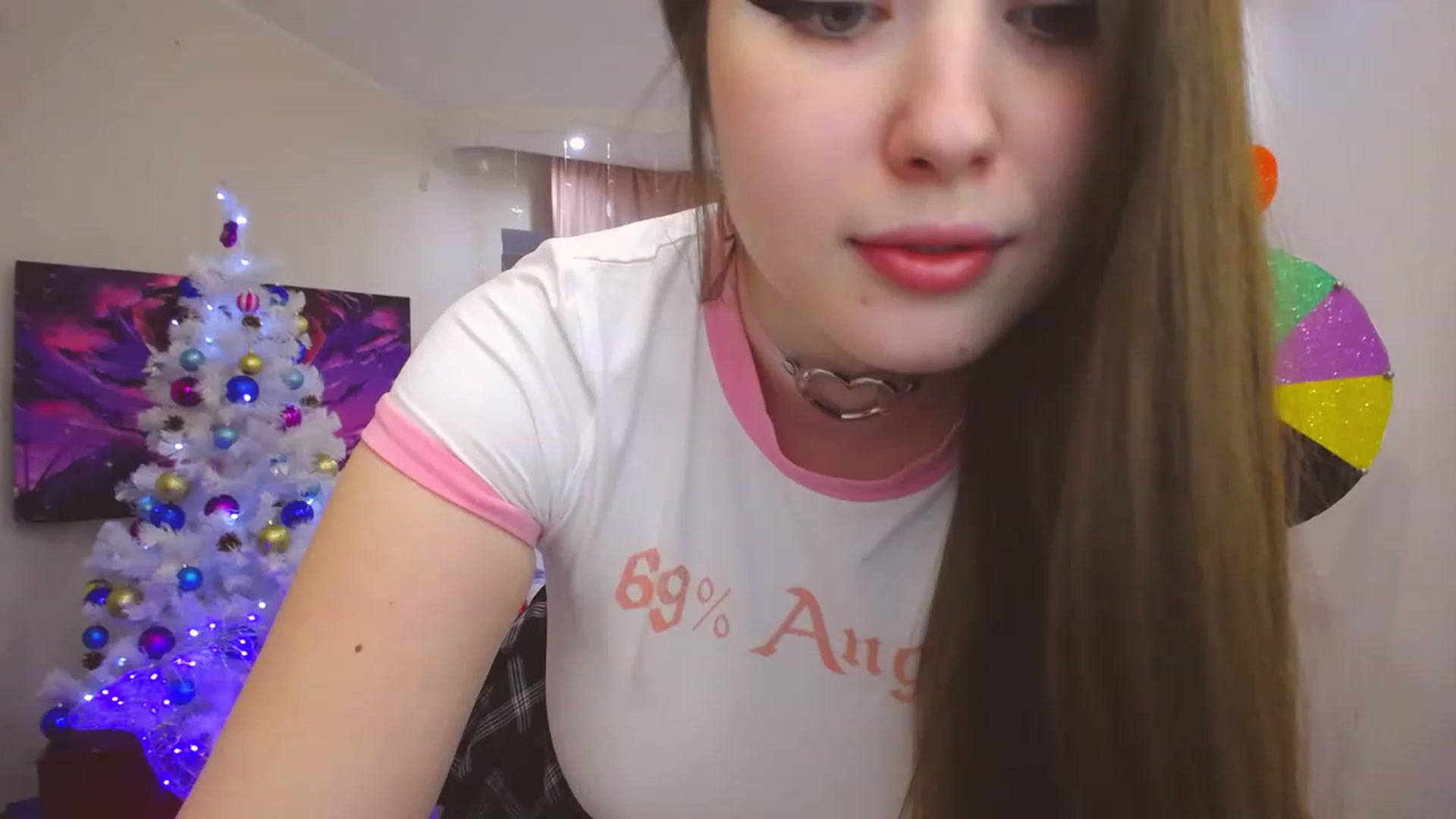 Gallery image thumbnail from AdmireMyEyes's myfreecams stream on, 12/28/2022, 08:43 image 18 of 20