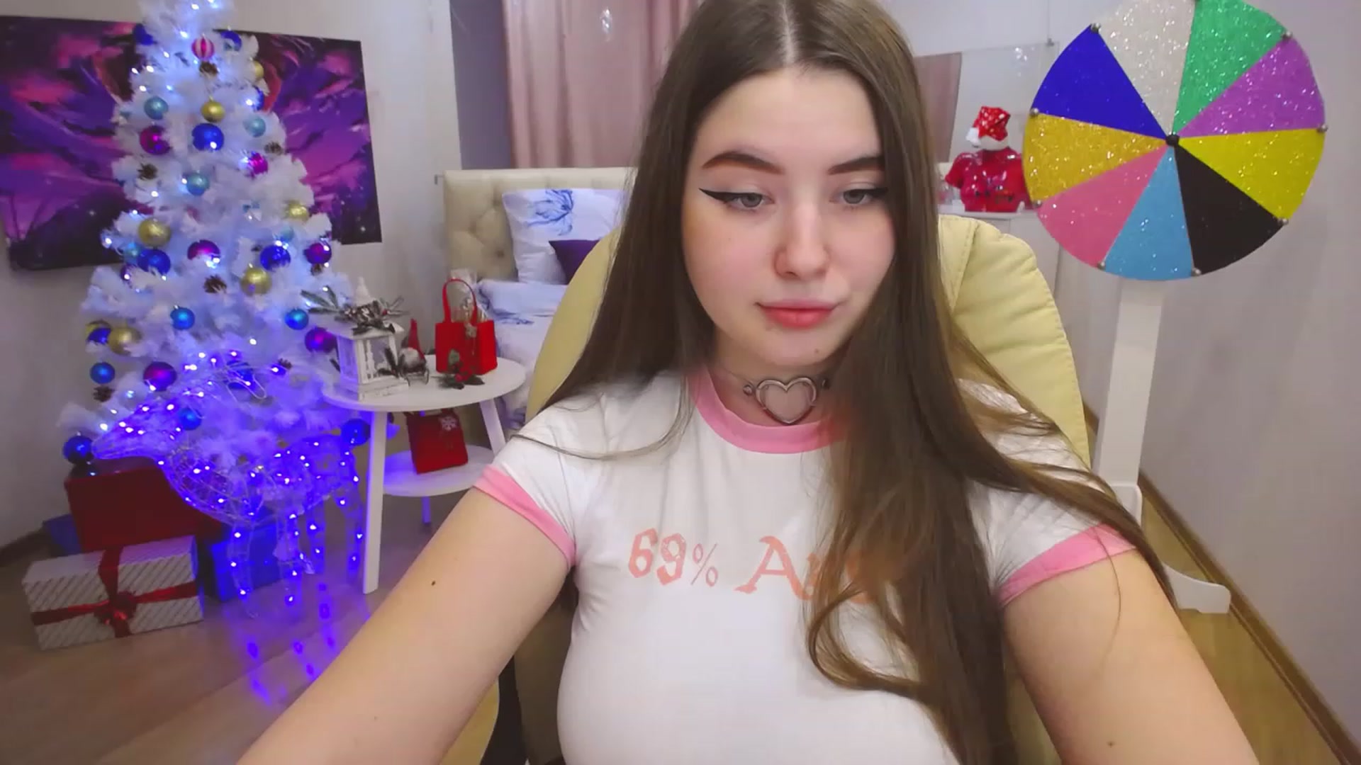 Gallery image thumbnail from AdmireMyEyes's myfreecams stream on, 12/28/2022, 08:43 image 11 of 20