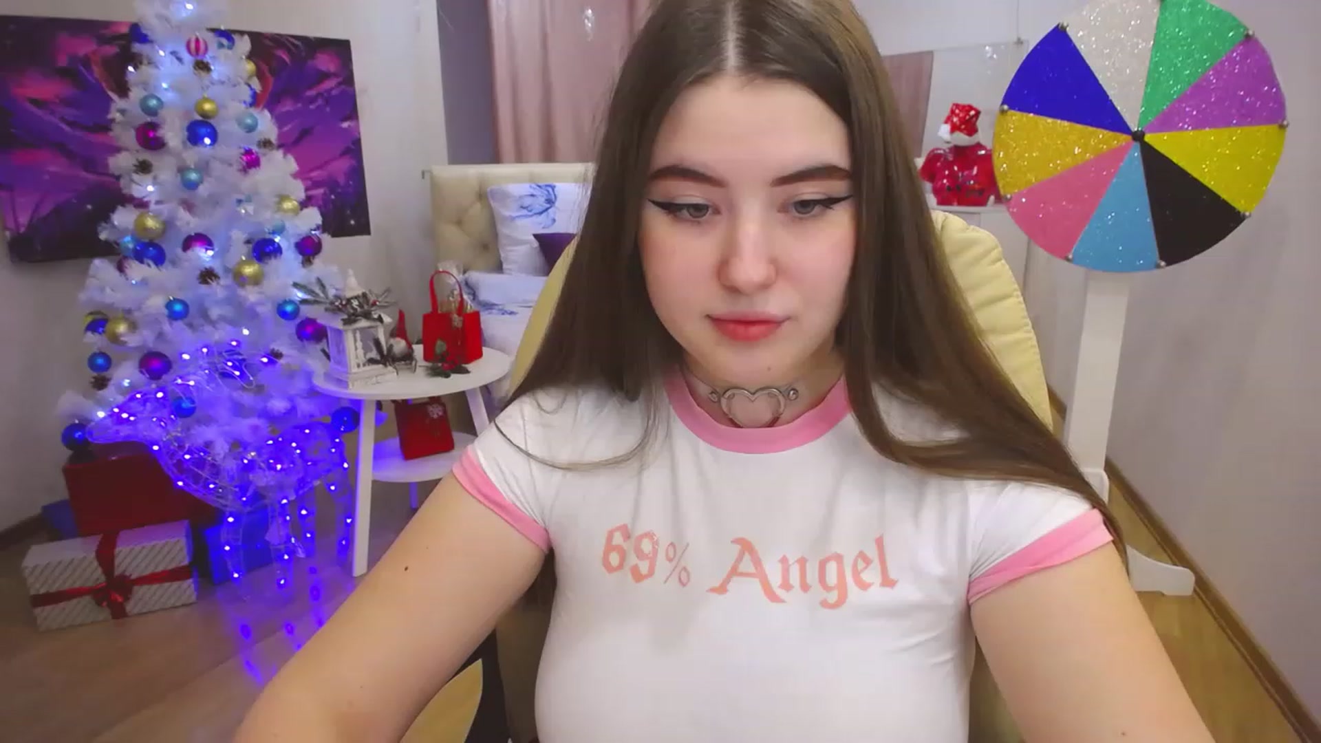Gallery image thumbnail from AdmireMyEyes's myfreecams stream on, 12/28/2022, 08:43 image 13 of 20