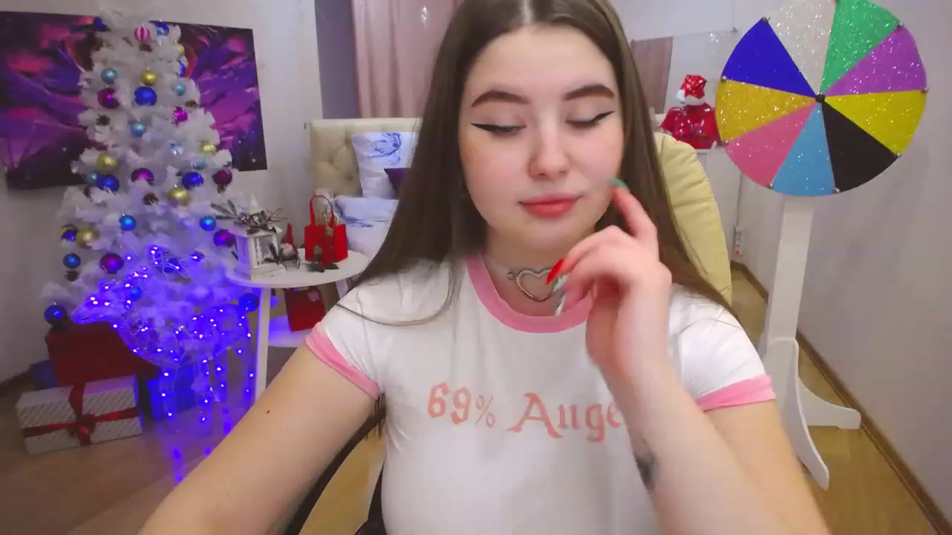 Gallery image thumbnail from AdmireMyEyes's myfreecams stream on, 12/28/2022, 08:43 image 9 of 20