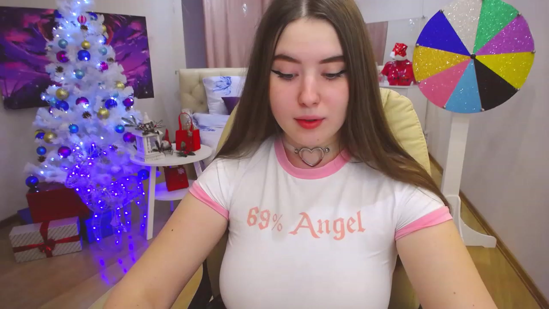 Gallery image thumbnail from AdmireMyEyes's myfreecams stream on, 12/28/2022, 08:43 image 4 of 20