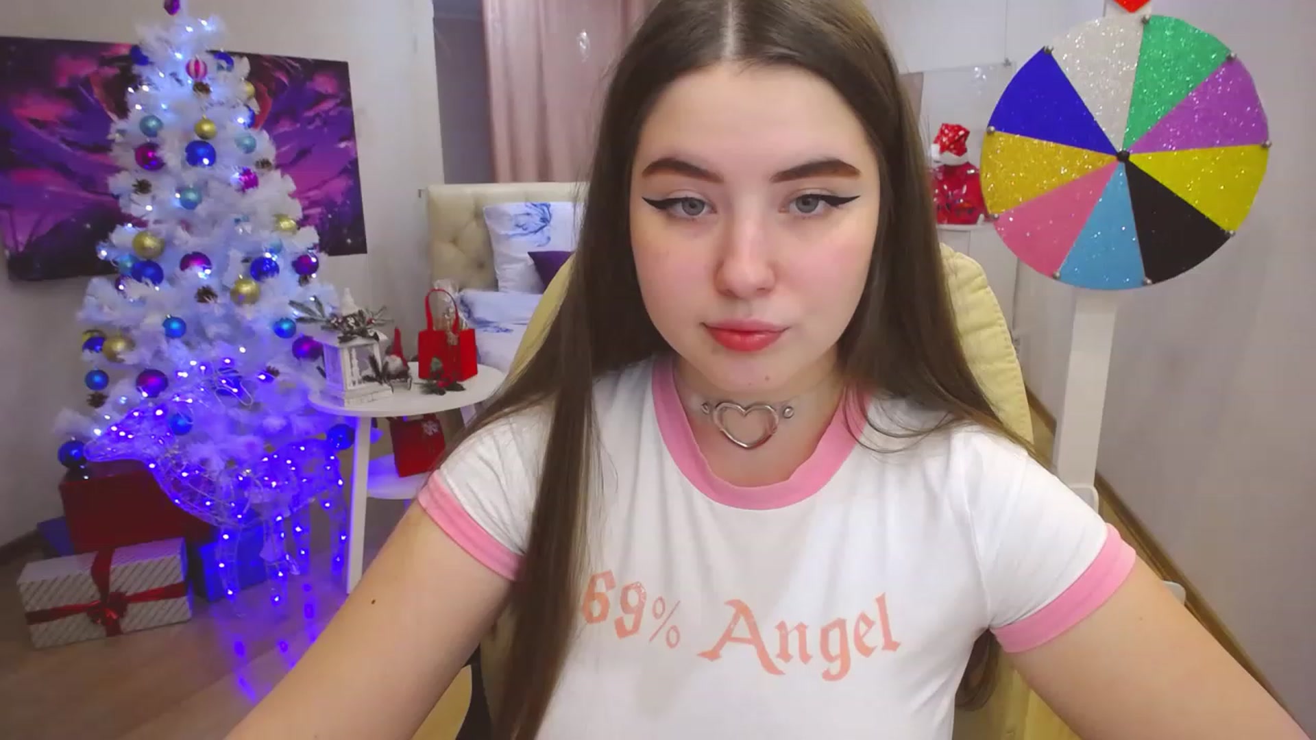 Gallery image thumbnail from AdmireMyEyes's myfreecams stream on, 12/28/2022, 09:50 image 3 of 20