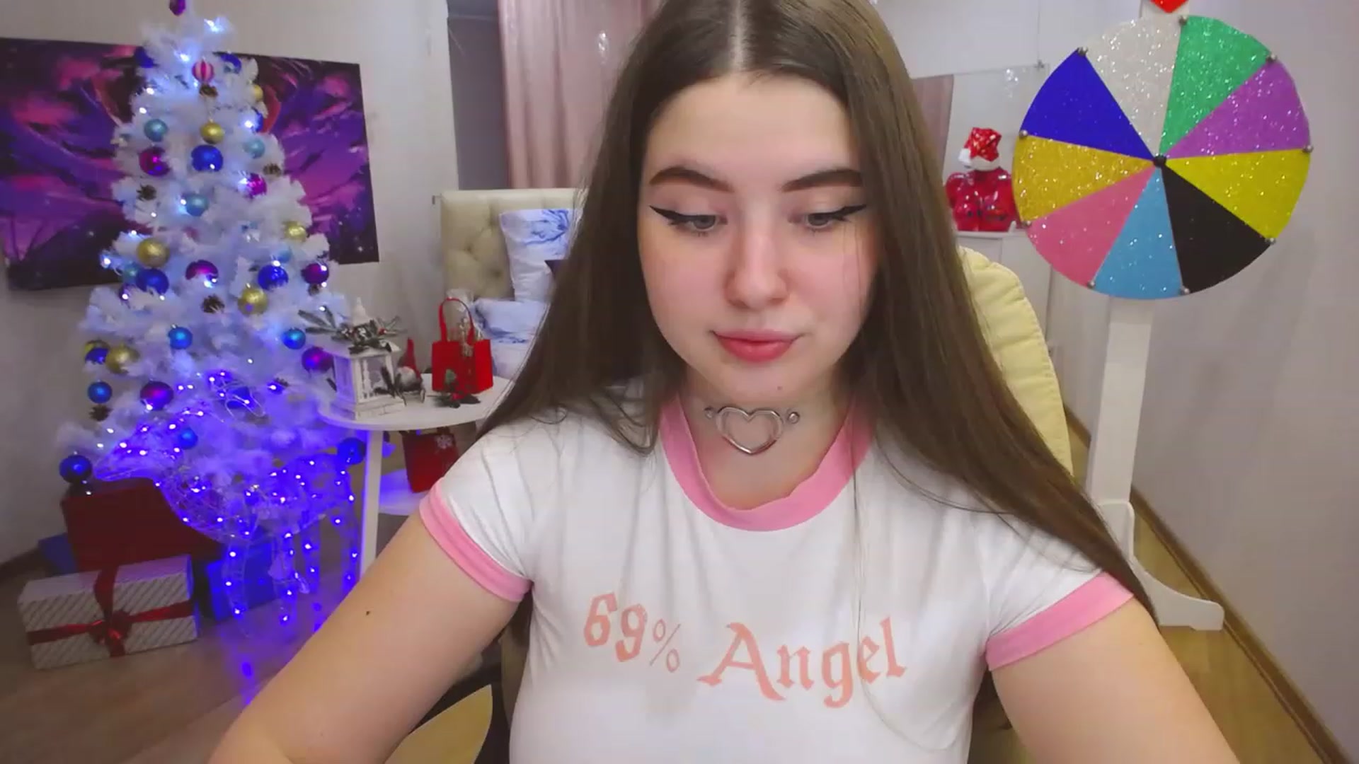 Gallery image thumbnail from AdmireMyEyes's myfreecams stream on, 12/28/2022, 09:50 image 10 of 20