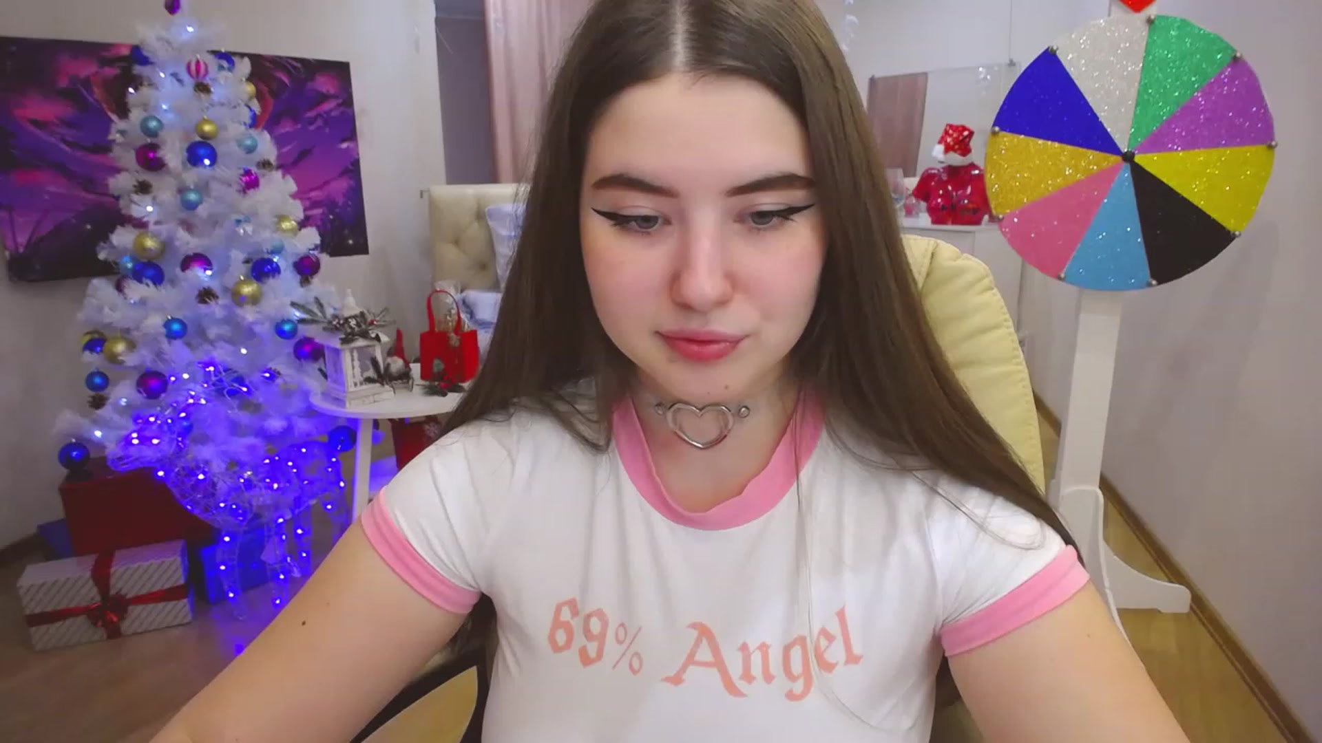 Gallery image thumbnail from AdmireMyEyes's myfreecams stream on, 12/28/2022, 09:50 image 9 of 20