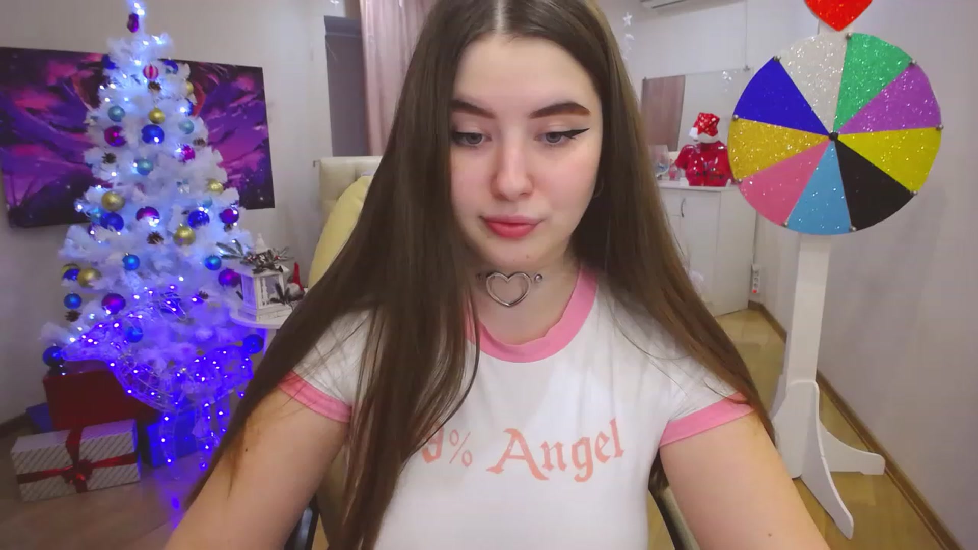 Gallery image thumbnail from AdmireMyEyes's myfreecams stream on, 12/28/2022, 09:50 image 14 of 20