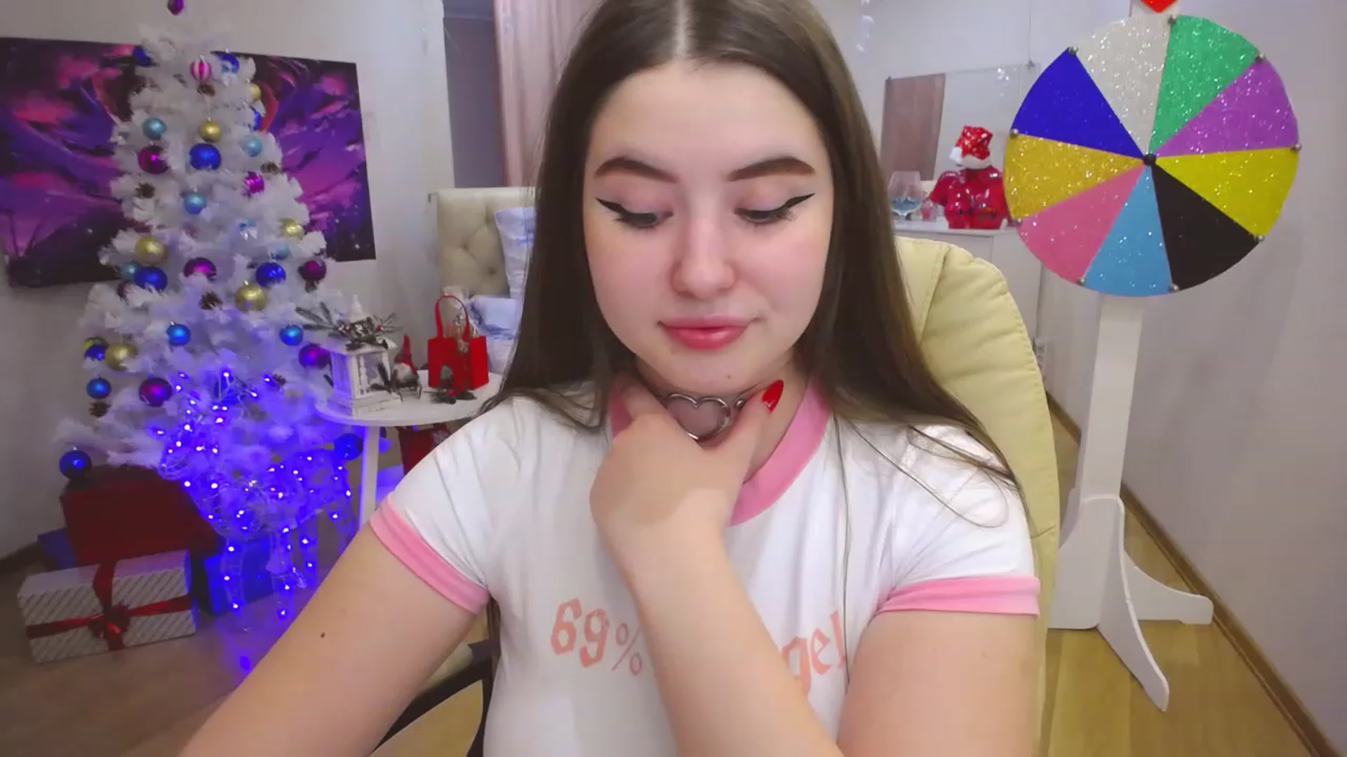 Gallery image thumbnail from AdmireMyEyes's myfreecams stream on, 12/28/2022, 09:50 image 7 of 20