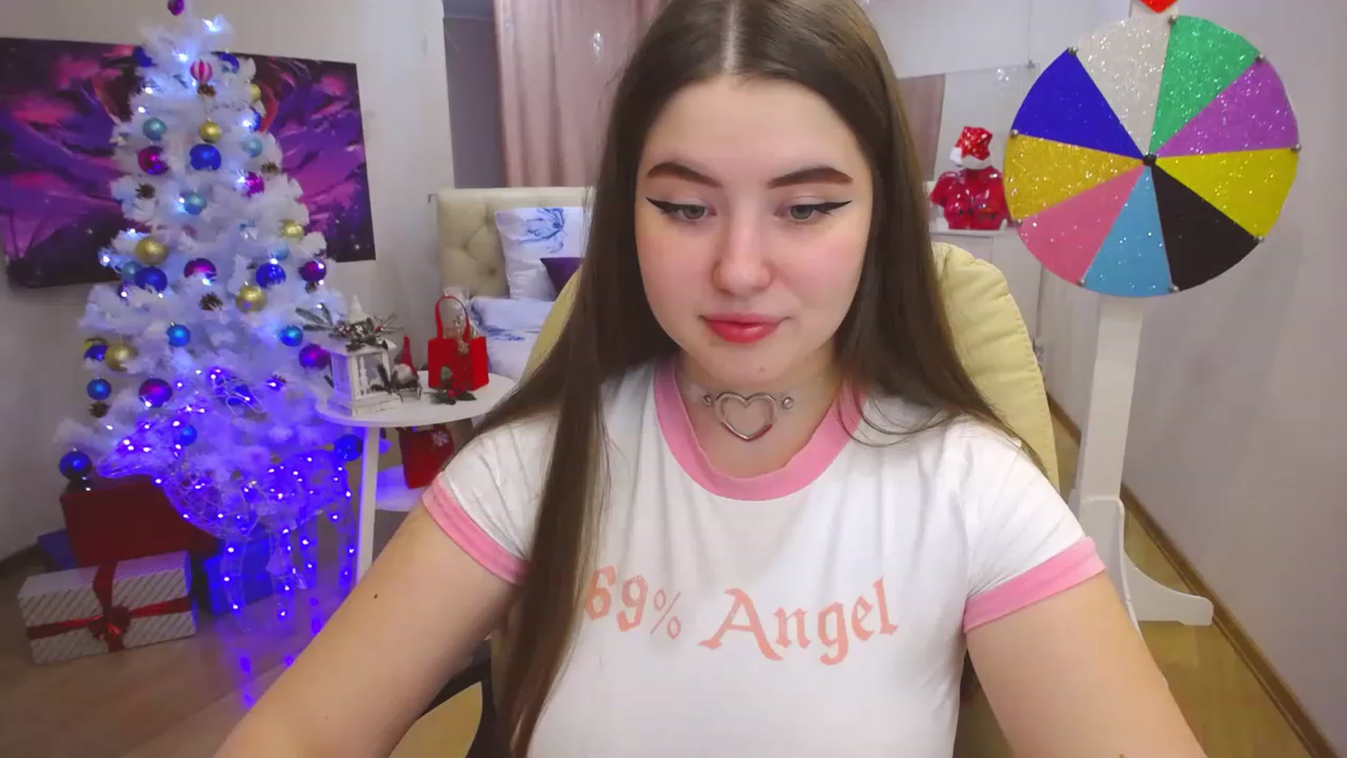 Gallery image thumbnail from AdmireMyEyes's myfreecams stream on, 12/28/2022, 09:50 image 4 of 20