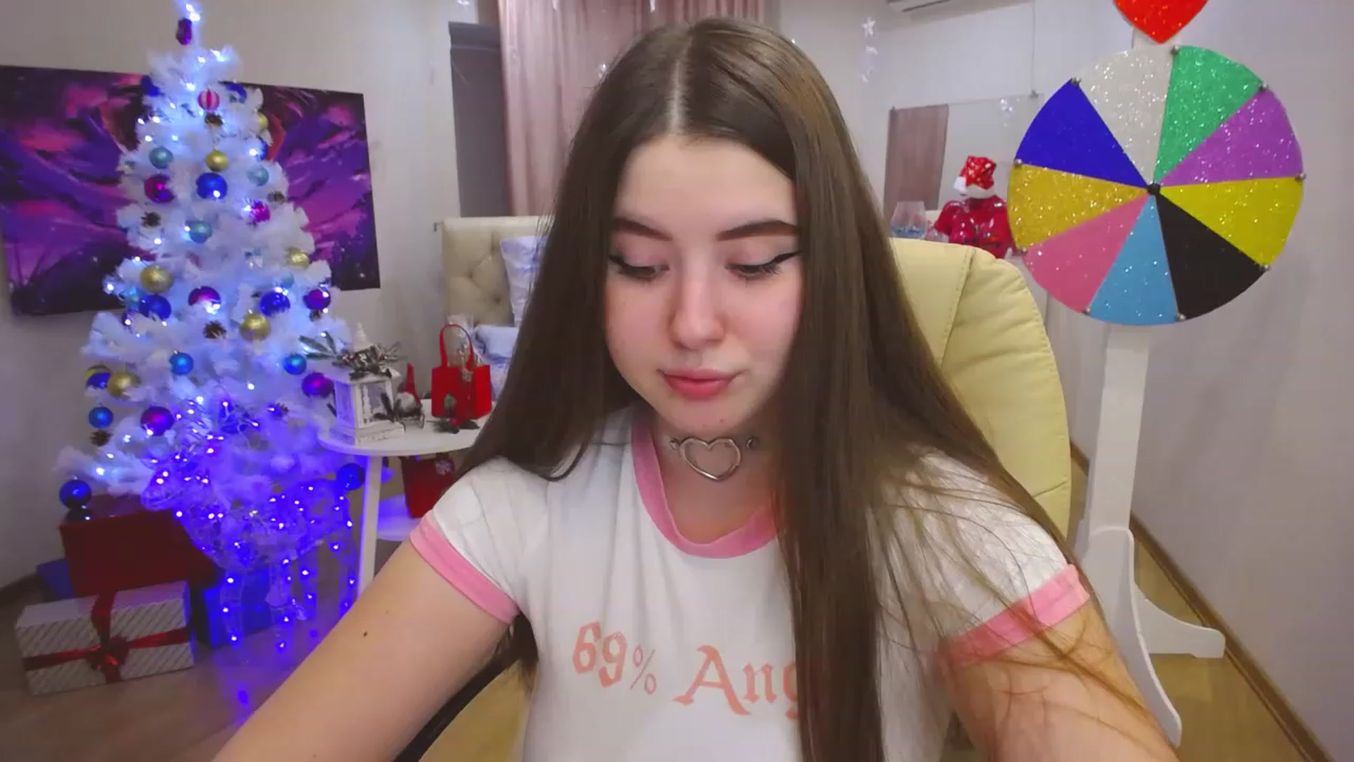 Gallery image thumbnail from AdmireMyEyes's myfreecams stream on, 12/28/2022, 09:50 image 19 of 20