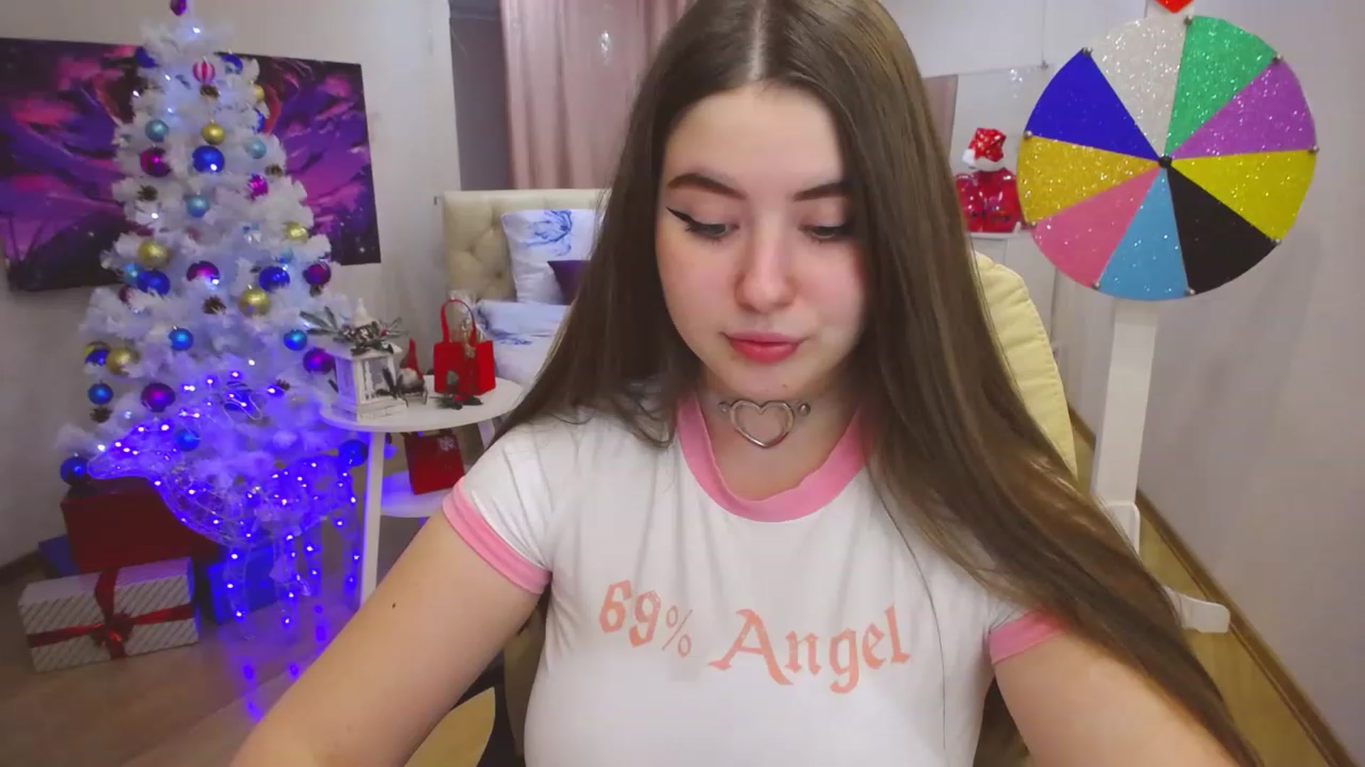 Gallery image thumbnail from AdmireMyEyes's myfreecams stream on, 12/28/2022, 09:50 image 11 of 20